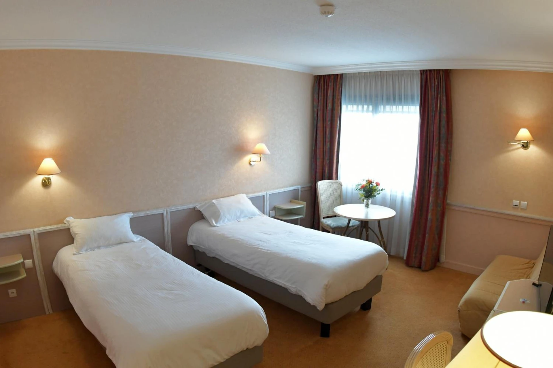 Magnifique chambre pour un séminaire d'entreprise à Logis Lyon Est Porte de l'Ain - Saint-Maurice-de-Beynost