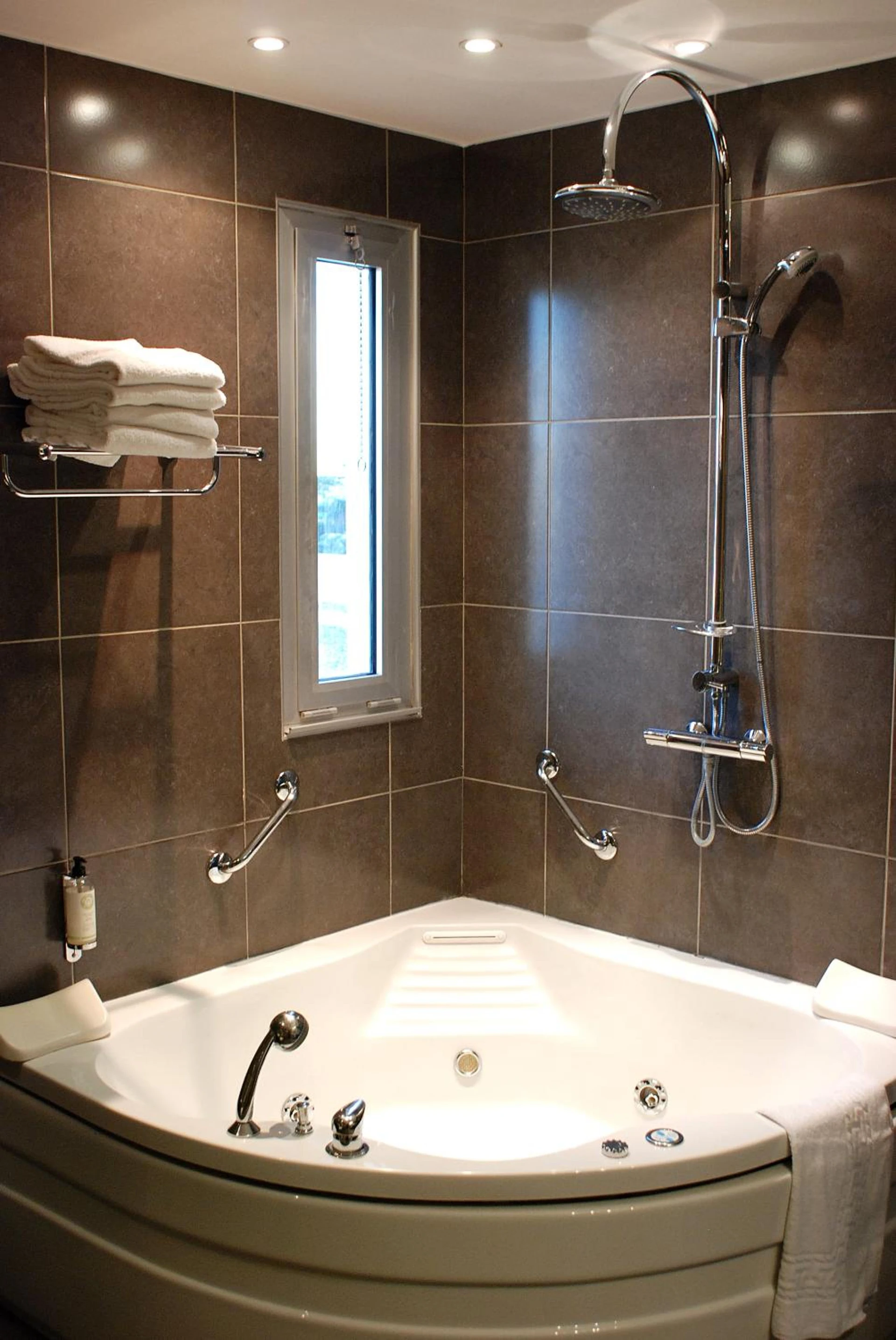 Lieu convivial pour un séminaire d'entreprise à Logis NIMOTEL Hôtel Cosy - Nîmes - En savoir plus 