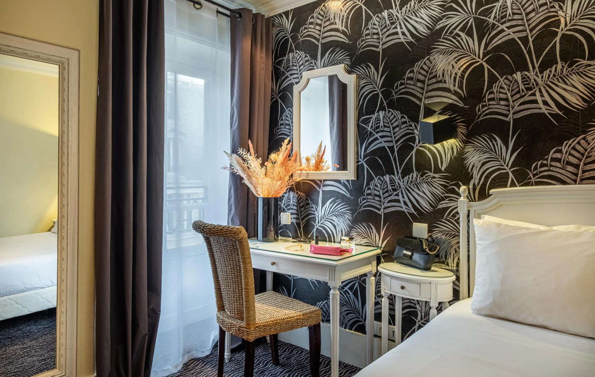 Chambre disponible pour un séminaire d'entreprise à Hotel London - Paris