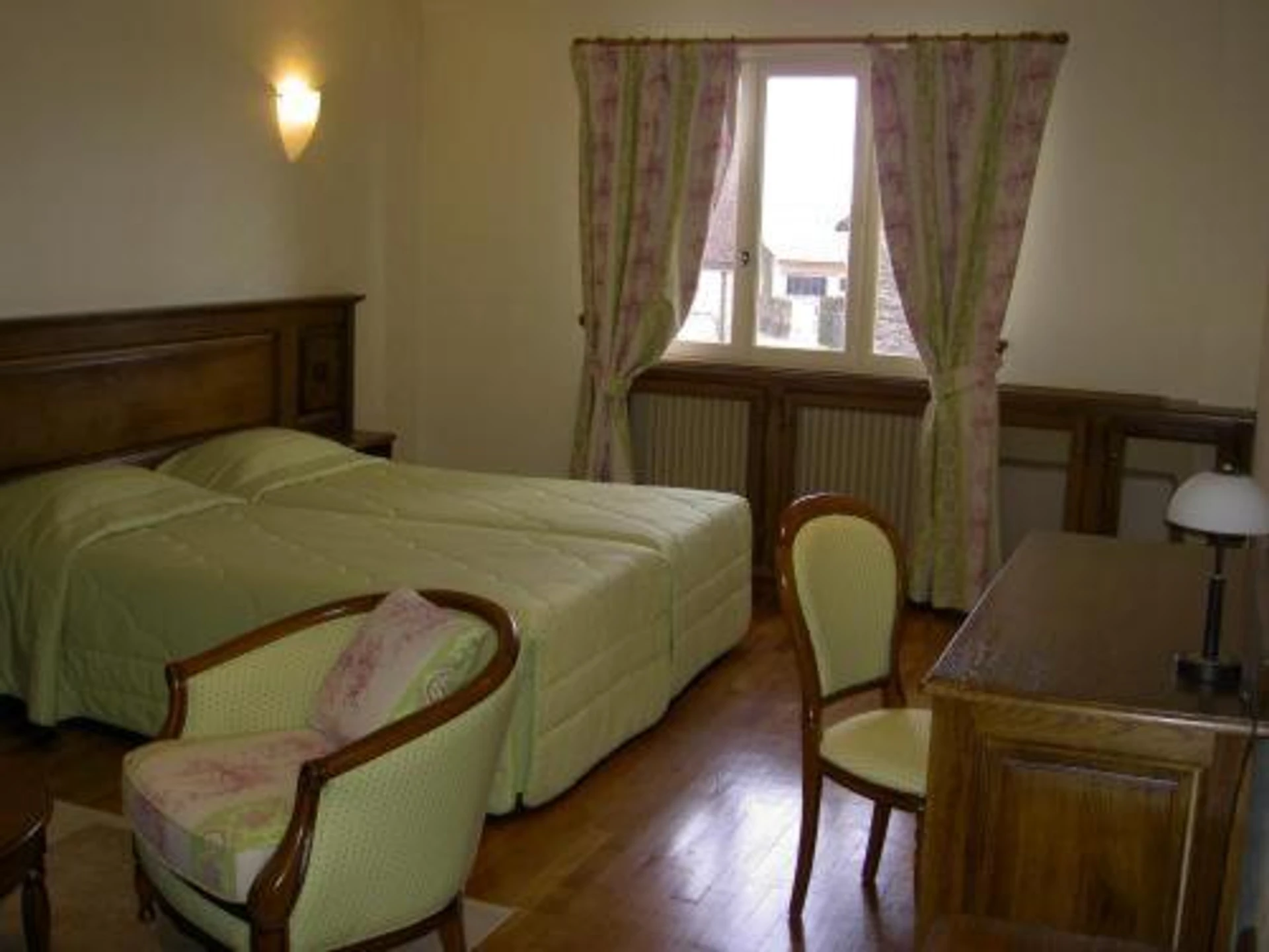 Magnifique chambre pour un séminaire d'entreprise à Hôtel Losset - Flagey-Échézeaux