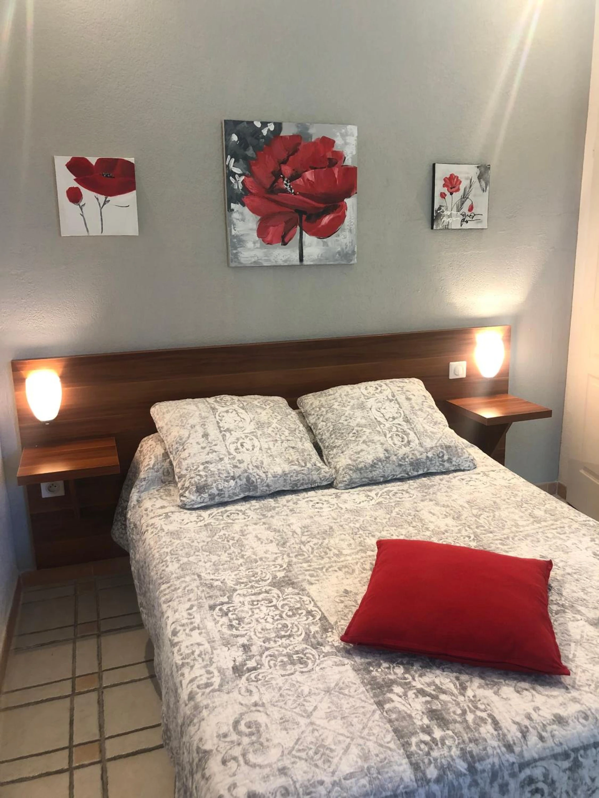 Chambre disponible pour un séminaire d'entreprise à Lou Garbin - Saint-Laurent-dʼAigouze