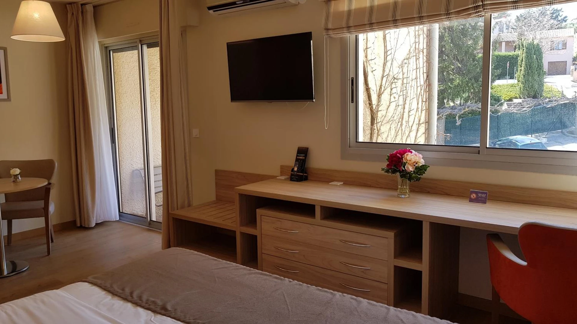 Chambre disponible pour un séminaire d'entreprise à Lou Paradou - Gréoux-les-Bains