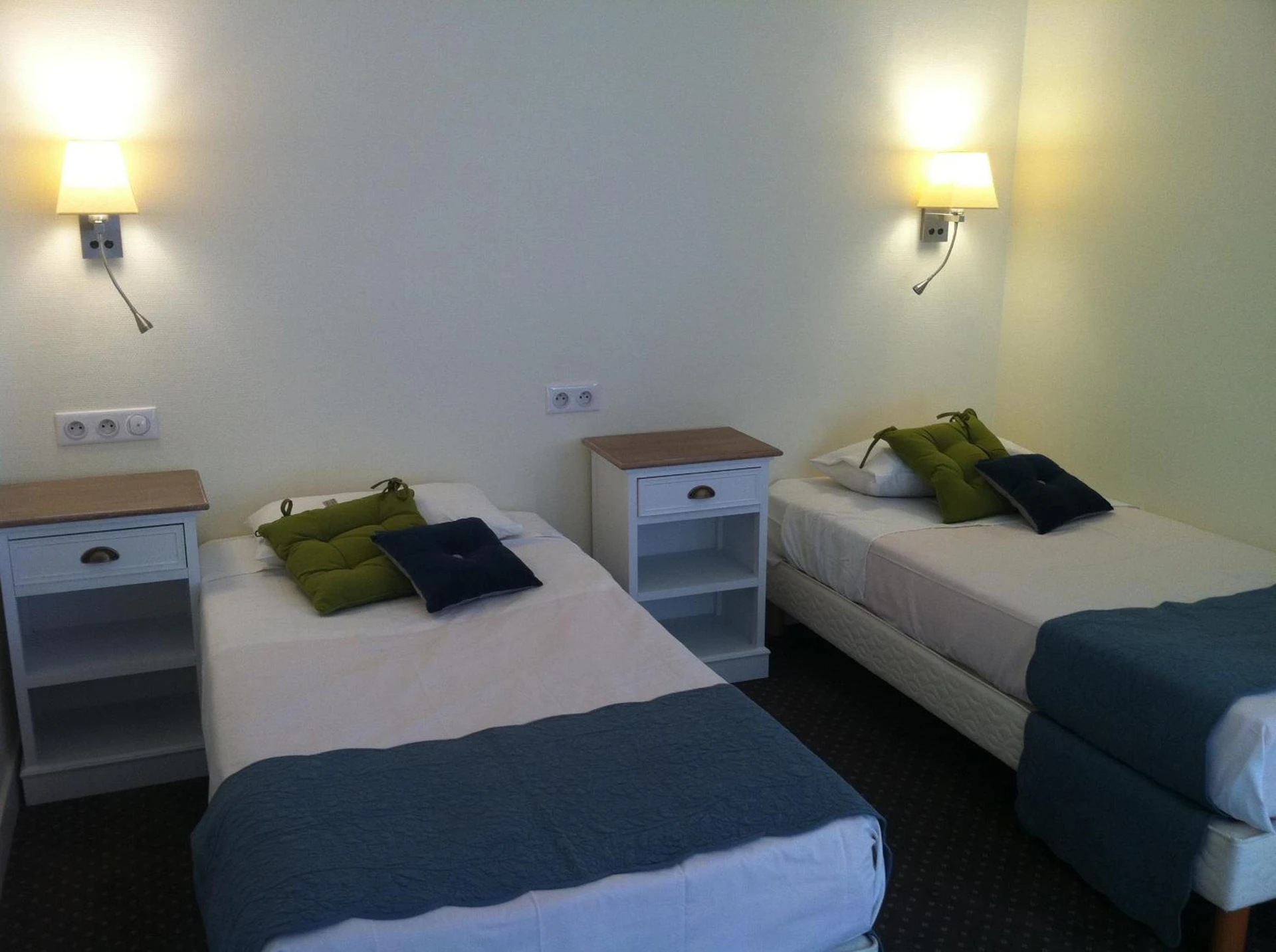 Magnifique chambre pour un séminaire d'entreprise à Logis Hôtel Louise de Savoie - Blois