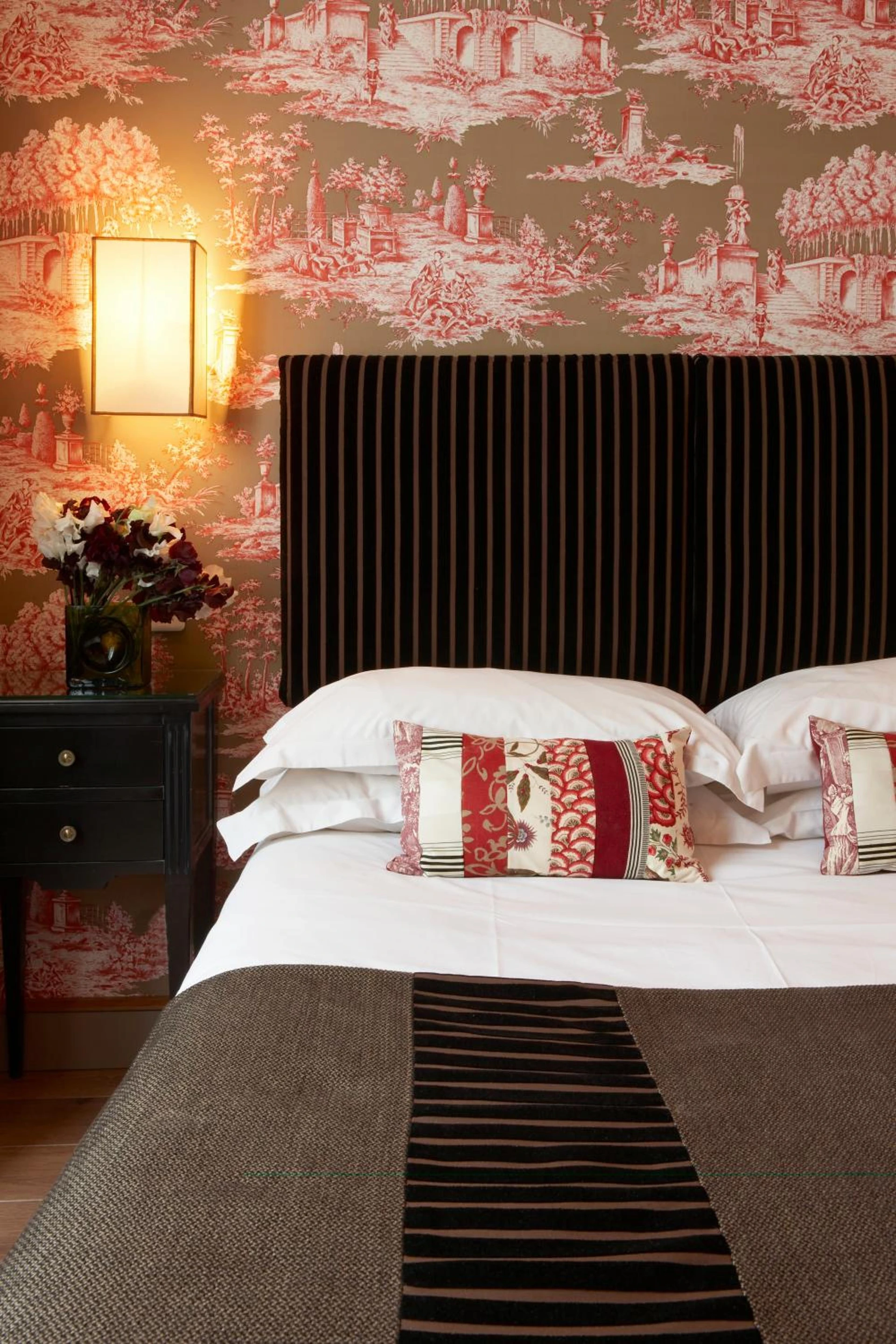 Chambre disponible pour un séminaire d'entreprise à Hotel Louison - Paris