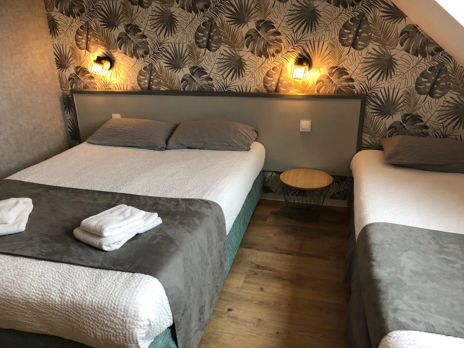 Chambre disponible pour un séminaire d'entreprise à Logis Hôtel Lucotel - Lanvollon