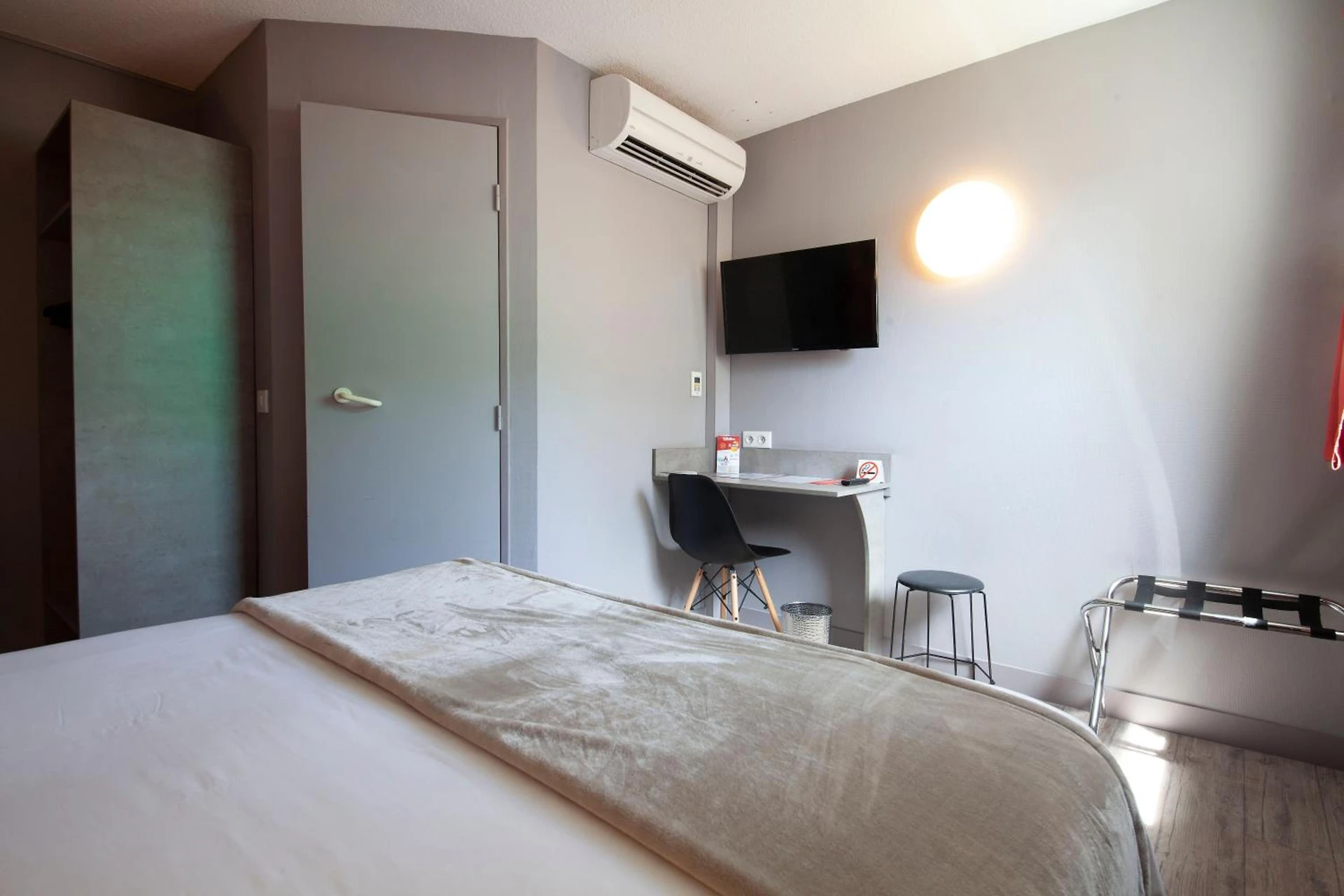 Chambre disponible pour un séminaire d'entreprise à Hotel Lune Etoile - Clermont-Ferrand