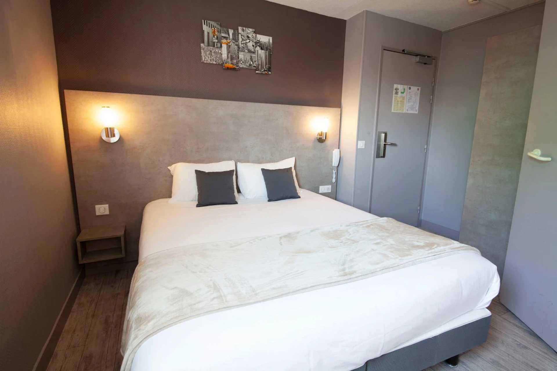 Chambre disponible pour un séminaire d'entreprise à Hotel Lune Etoile - Clermont-Ferrand