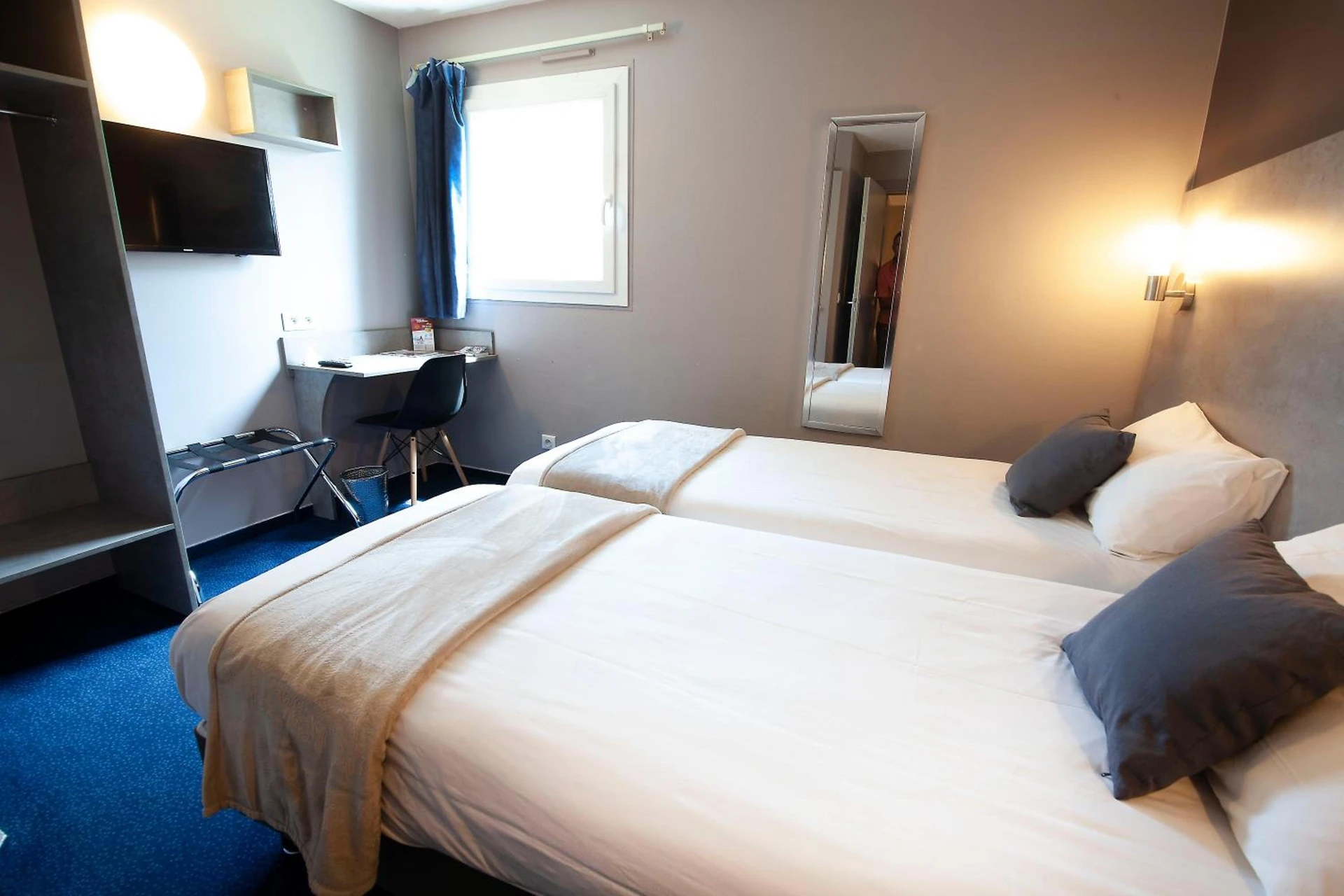 Magnifique chambre pour un séminaire d'entreprise à Hotel Lune Etoile - Clermont-Ferrand