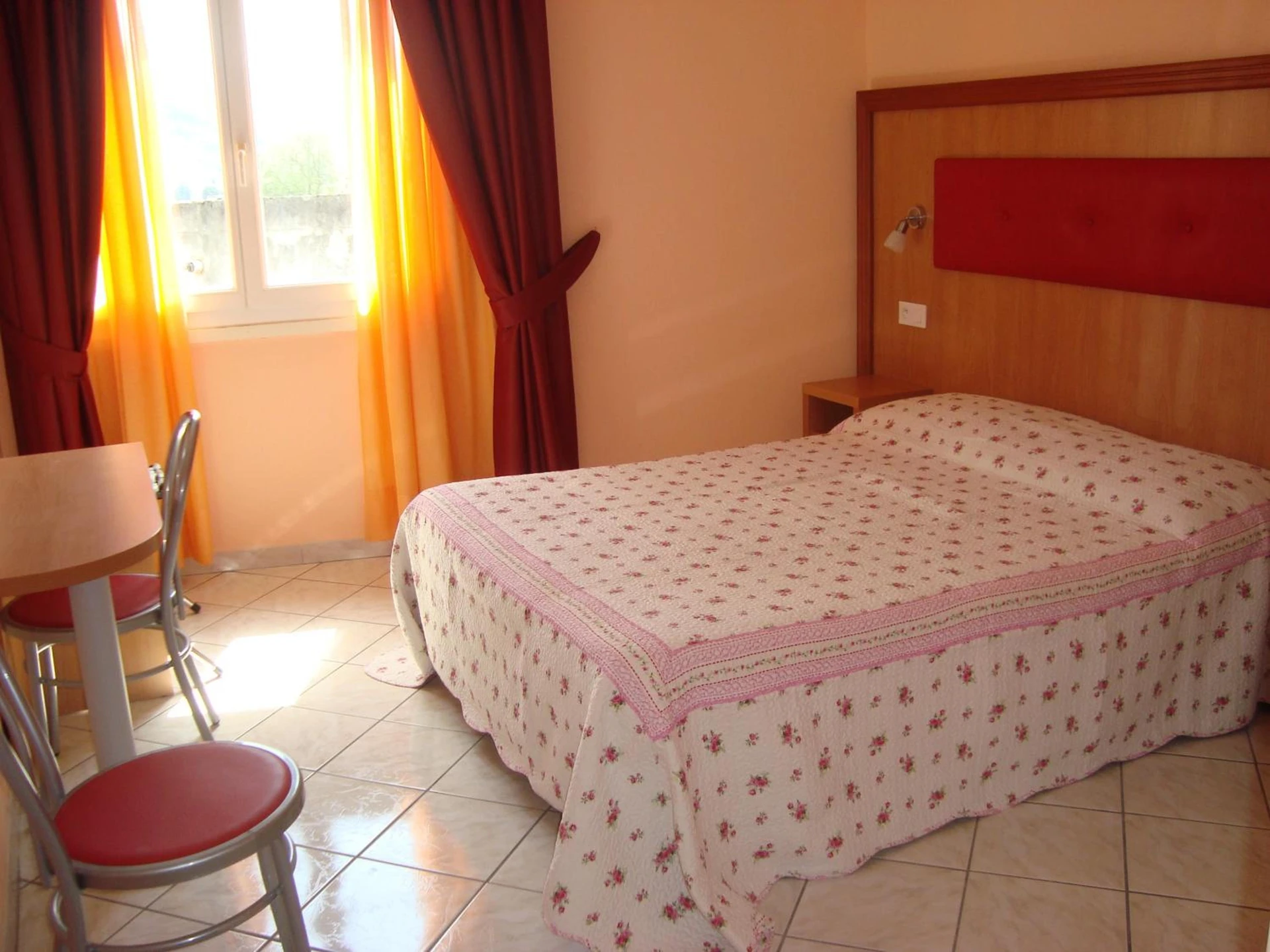 Chambre disponible pour un séminaire d'entreprise à Hôtel Lutetia - Lourdes