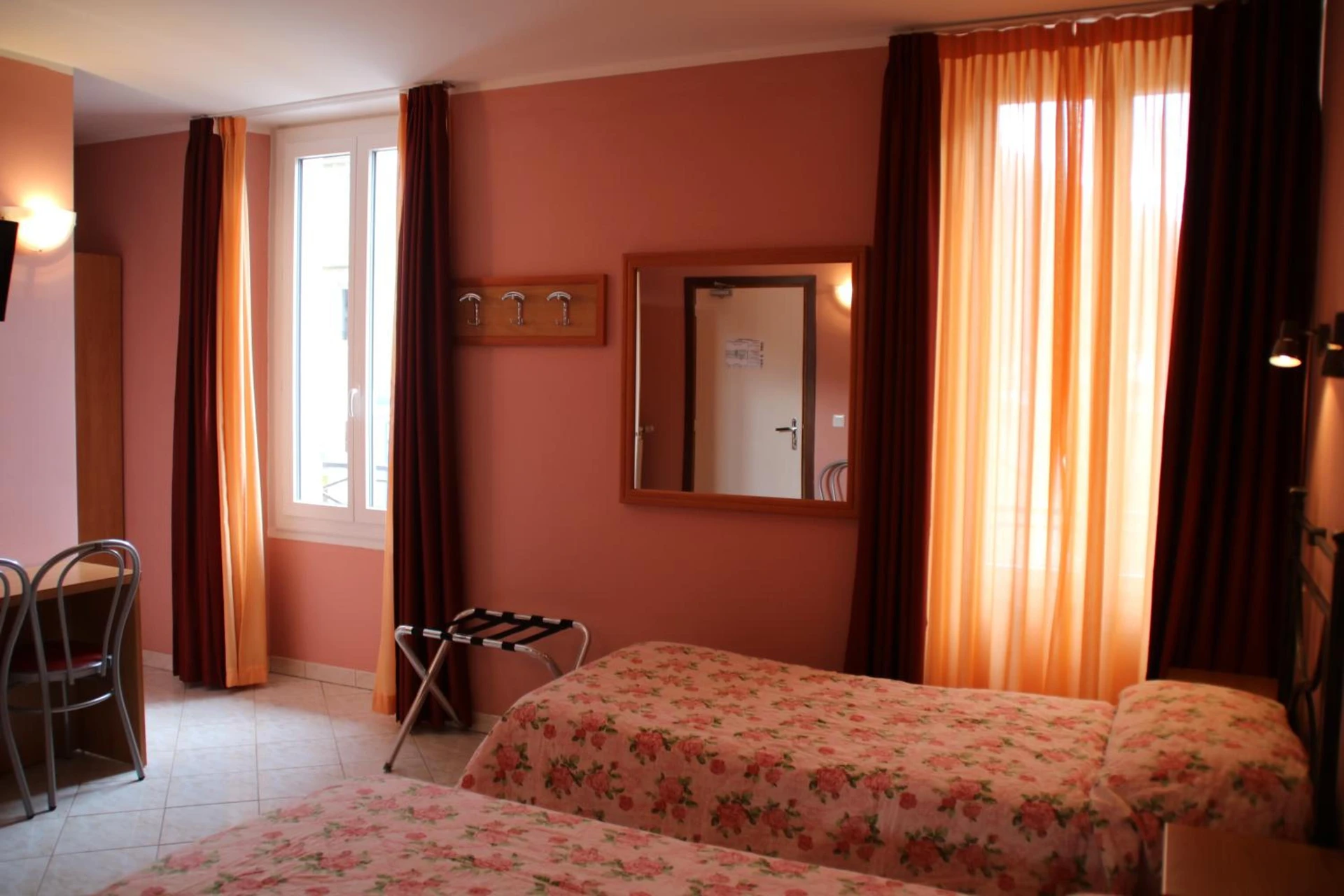 Chambre disponible pour un séminaire d'entreprise à Hôtel Lutetia - Lourdes