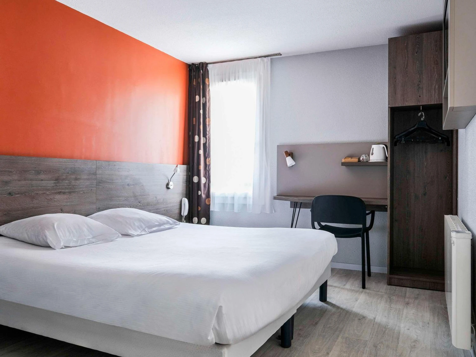 Chambre disponible pour un séminaire d'entreprise à greet Hotel Massieux Lyon Nord - Massieux