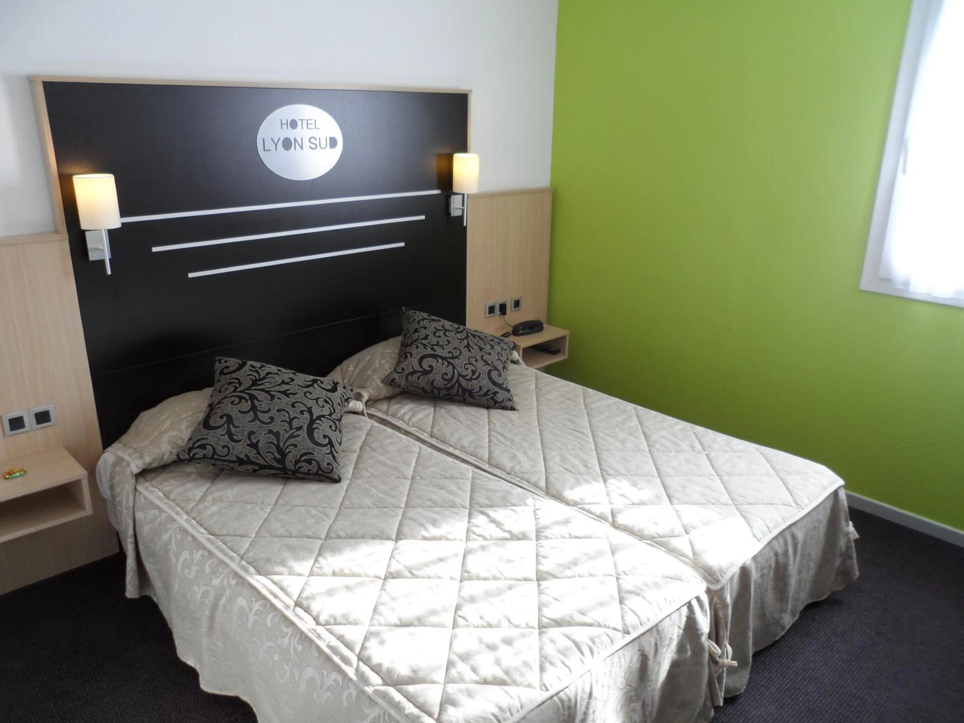 Chambre disponible pour un séminaire d'entreprise à Hotel Lyon Sud, Pierre Benite, St Genis Laval - Pierre-Bénite