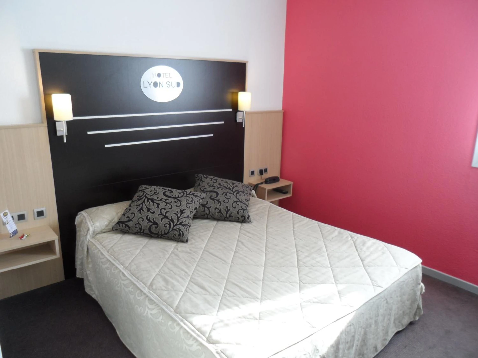 Chambre disponible pour un séminaire d'entreprise à Hotel Lyon Sud, Pierre Benite, St Genis Laval - Pierre-Bénite