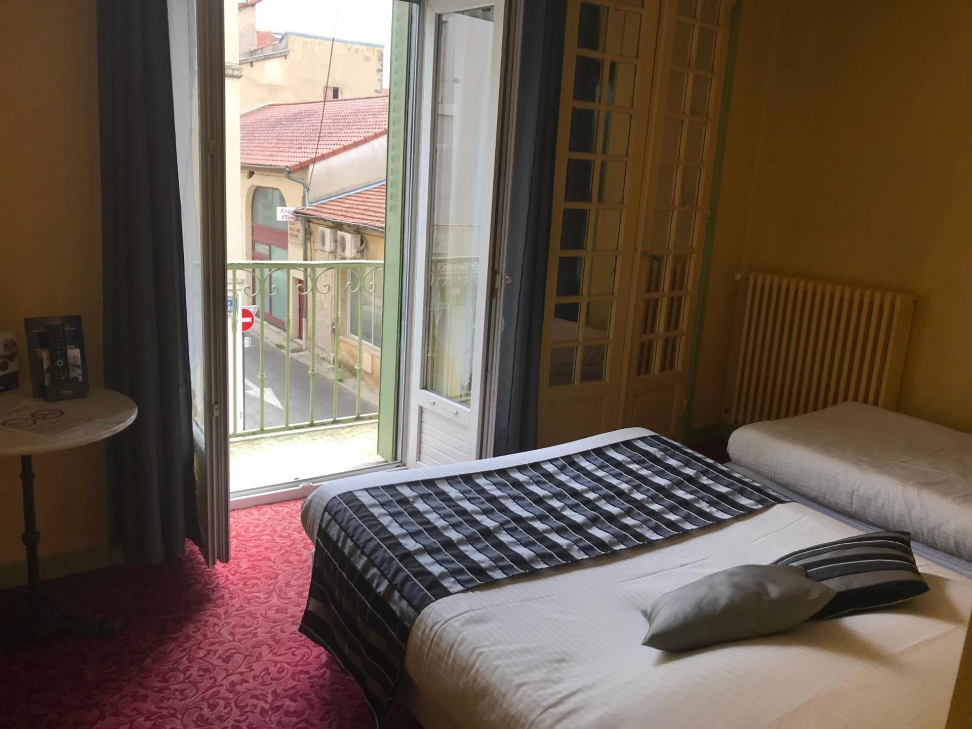 Chambre disponible pour un séminaire d'entreprise à Hotel Magdeleine - Romans-sur-Isère