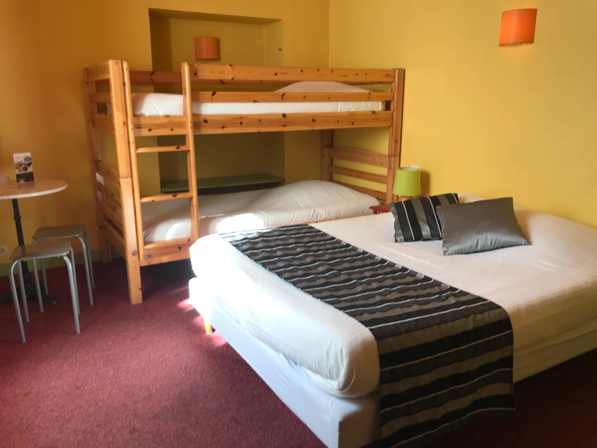 Chambre disponible pour un séminaire d'entreprise à Hotel Magdeleine - Romans-sur-Isère