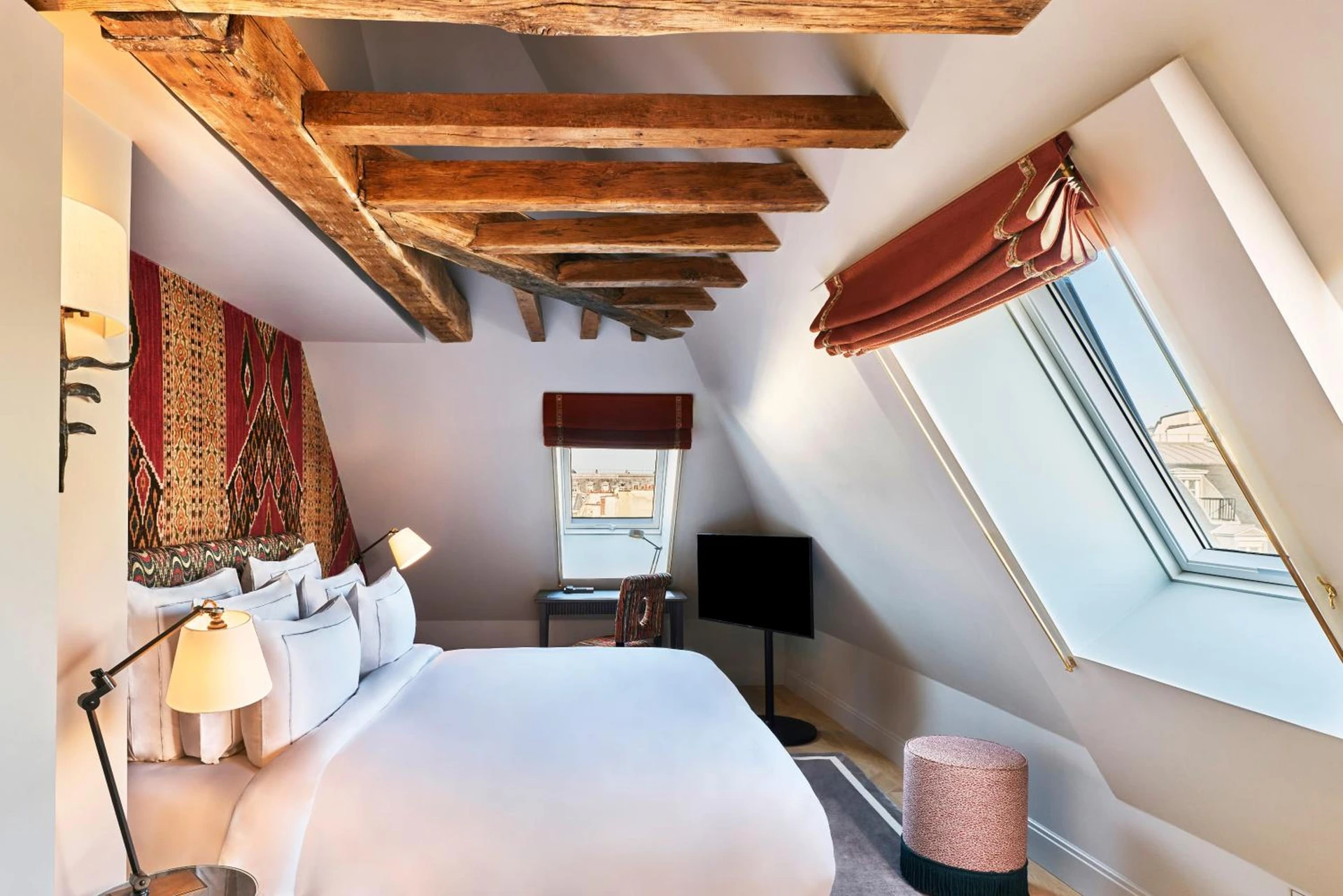 Magnifique chambre pour un séminaire d'entreprise à Maison Barrière Vendôme - Paris