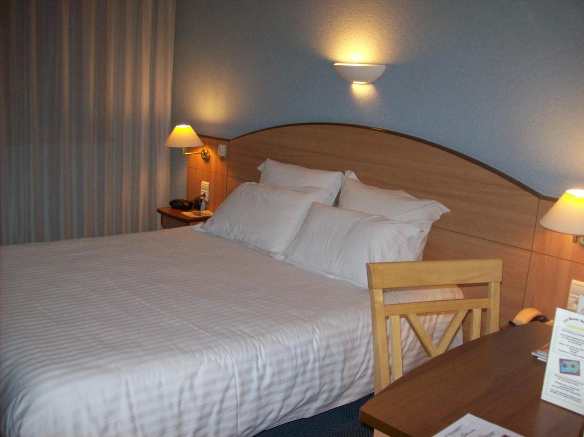 Magnifique chambre pour un séminaire d'entreprise à Logis Hotel Maison Carrée Restaurant O Carré dArt - Méréville