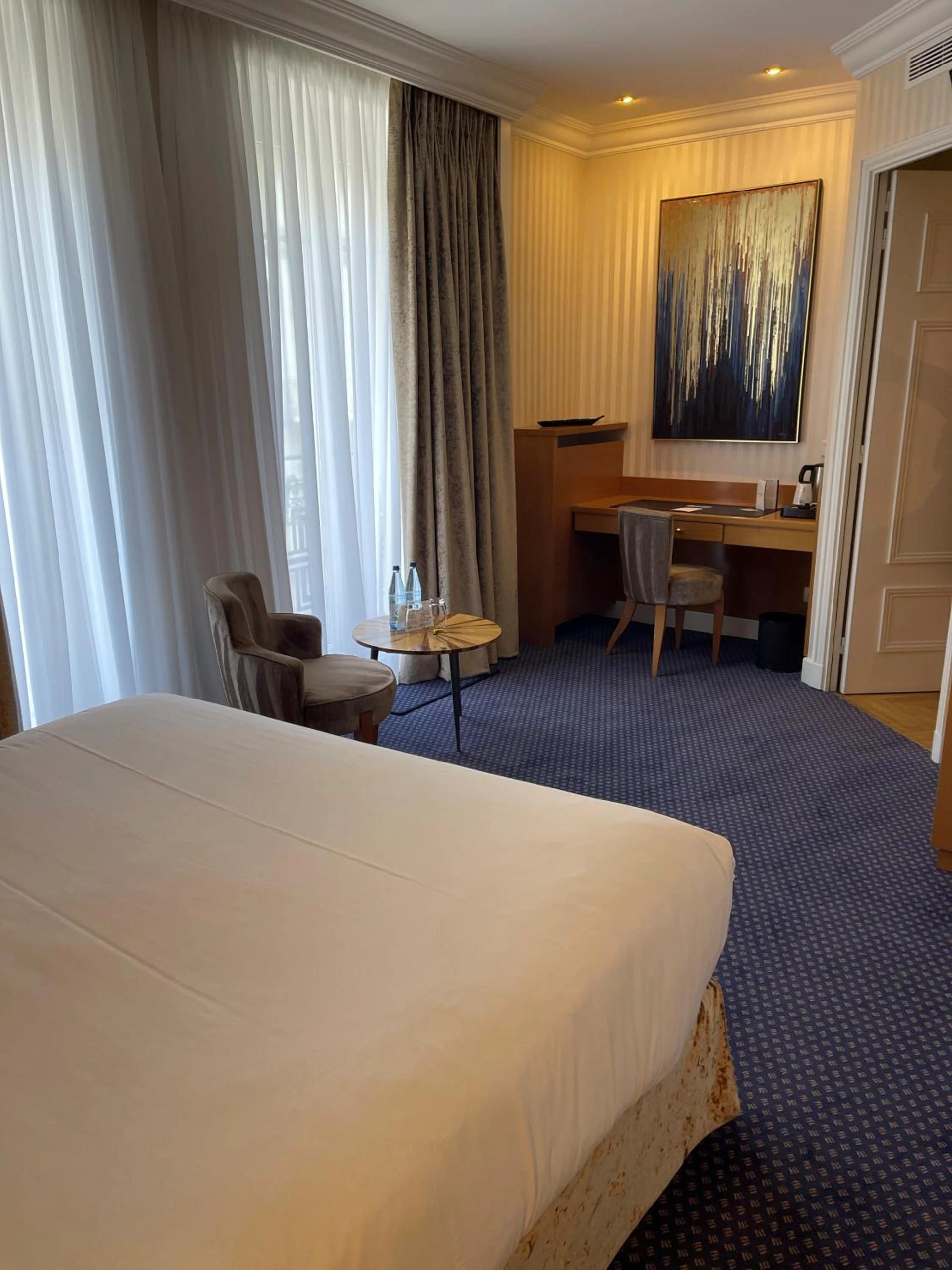 Chambre disponible pour un séminaire d'entreprise à Maison LUTETIA R - Strasbourg