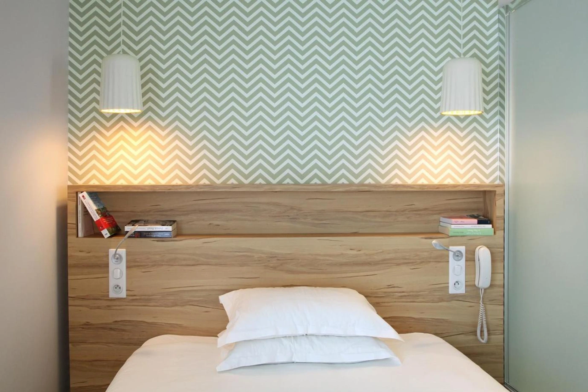 Magnifique chambre pour un séminaire d'entreprise à Hôtel et Apparts Marin - Laval