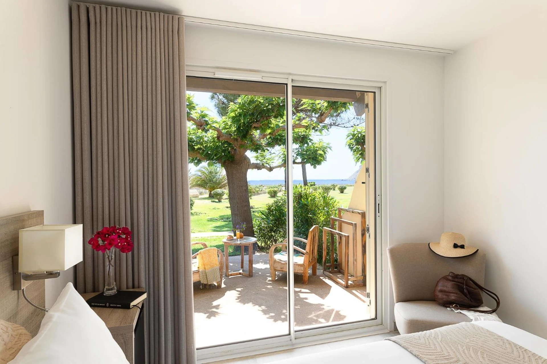 Chambre à Hôtel-Restaurant Marina Di Lava - Grand Ajaccio - Organiser un séminaire d'entreprise à Appietto