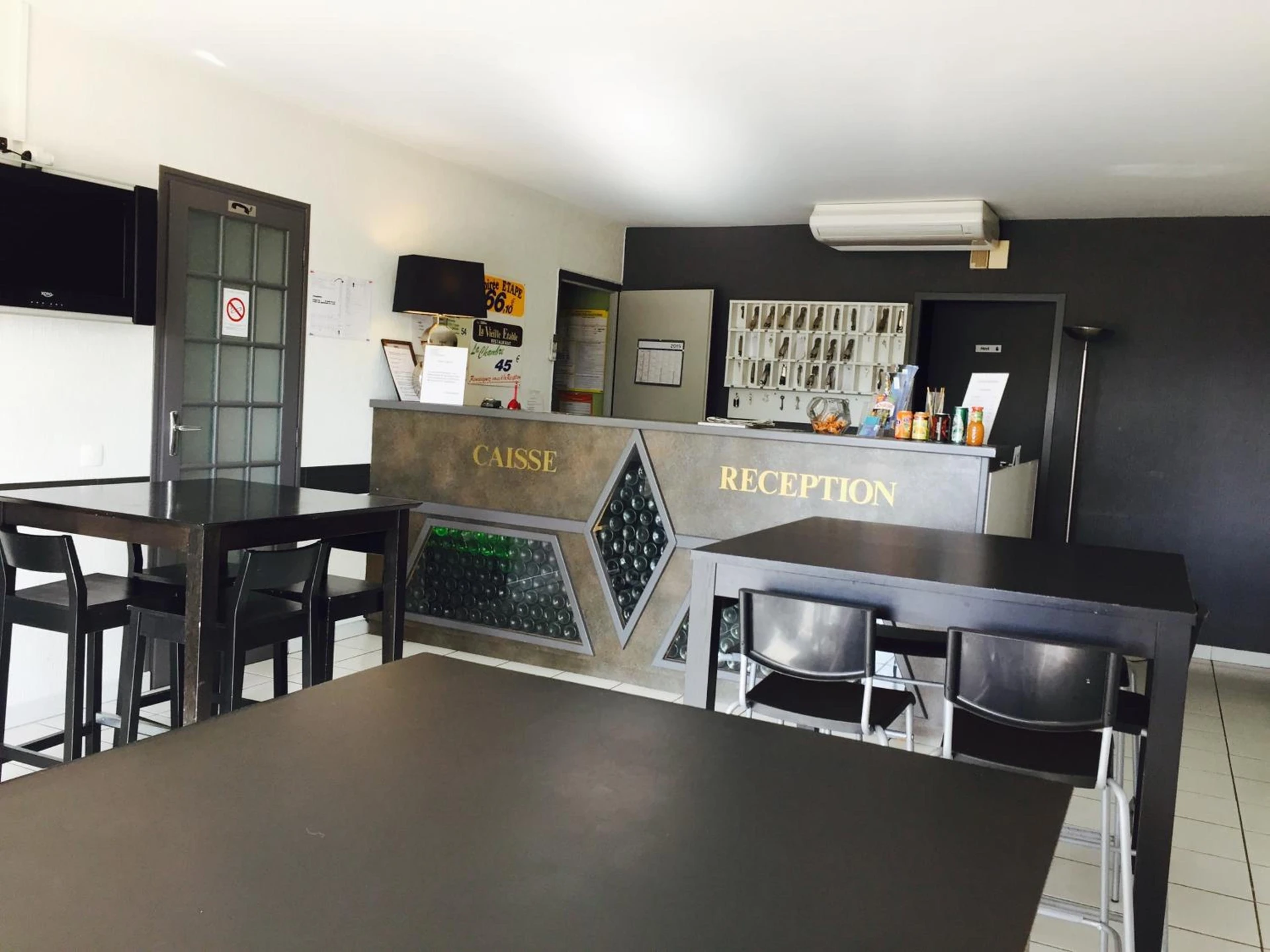 Organiser un séminaire d'entreprise : Hôtel Marjolaine à roullet-saint-estephe