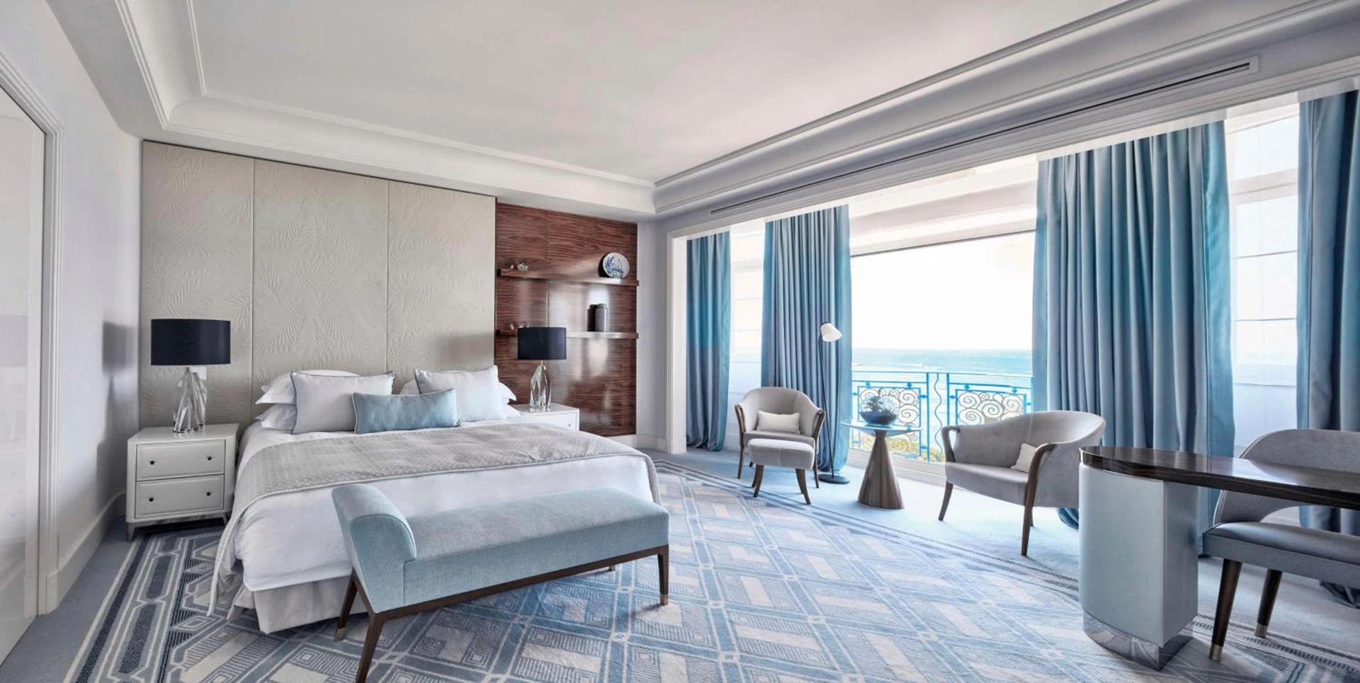 Chambre disponible pour un séminaire d'entreprise à Hôtel Martinez, in The Unbound Collection by Hyatt - Cannes