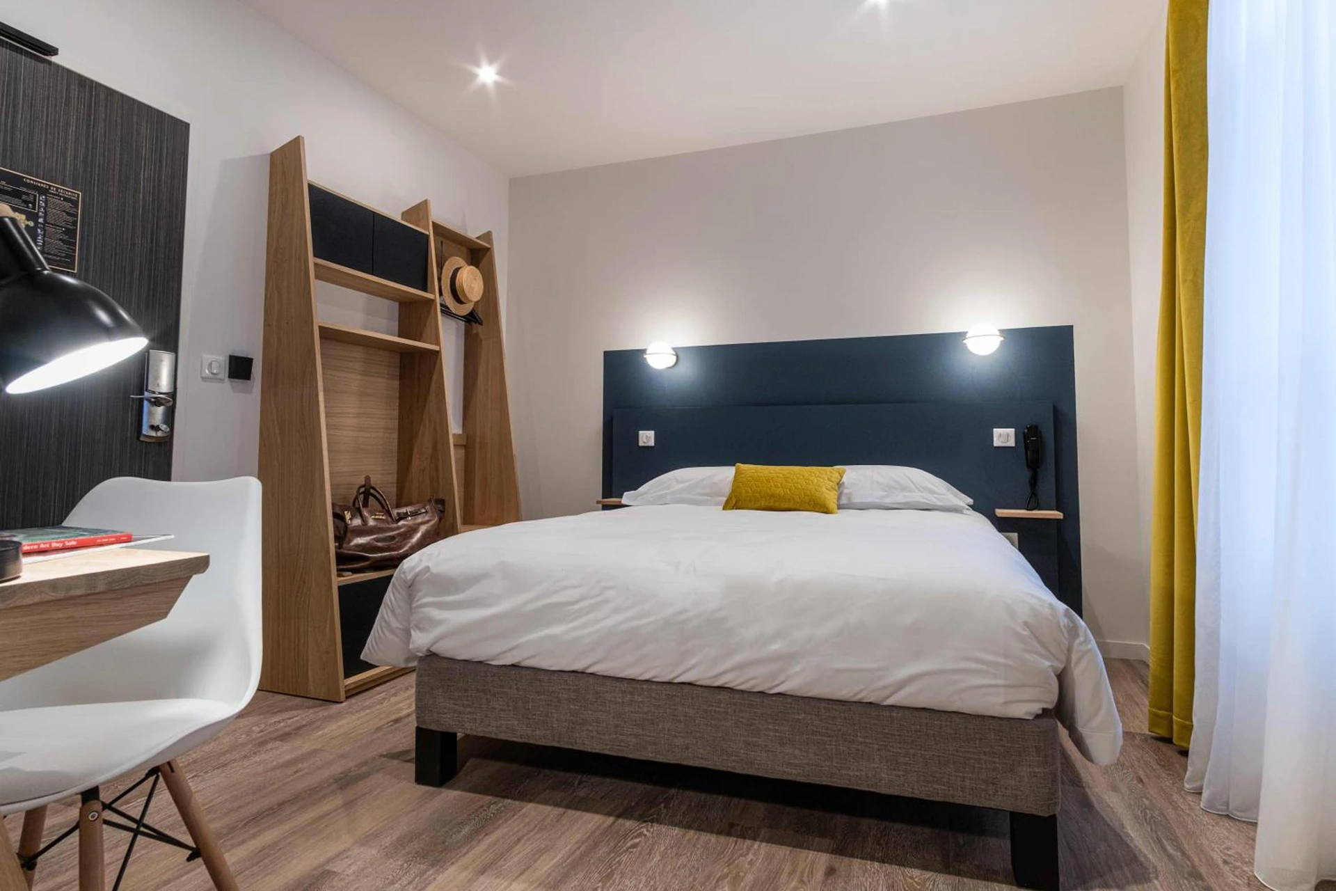 Magnifique chambre pour un séminaire d'entreprise à Mayrena Hotel Restaurant - Eu