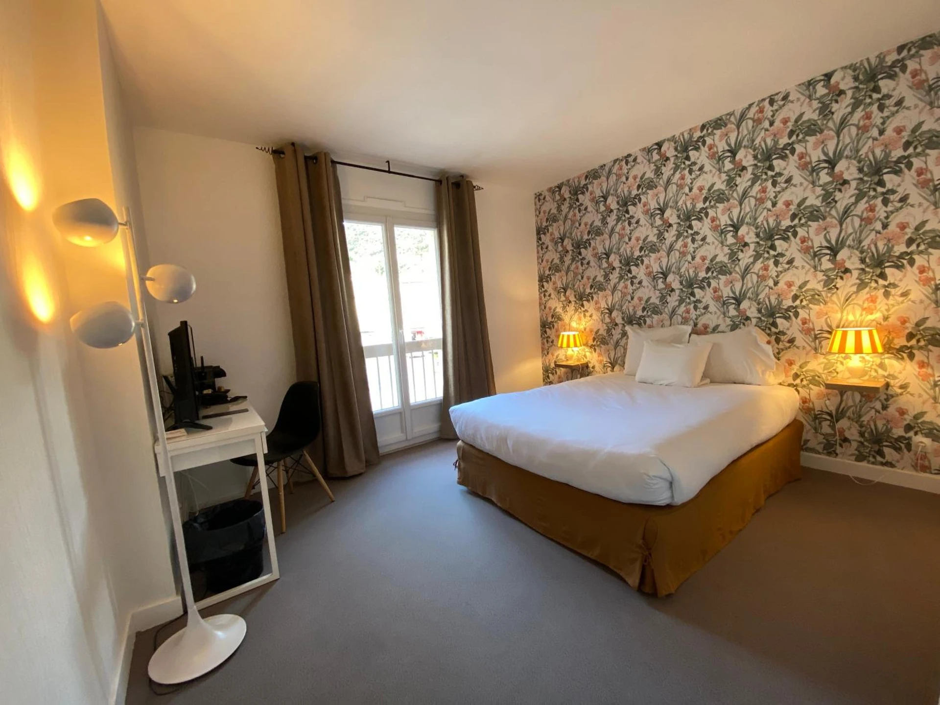 Chambre disponible pour un séminaire d'entreprise à Logis Hôtel Médiéval, Montélimar Nord - Rochemaure