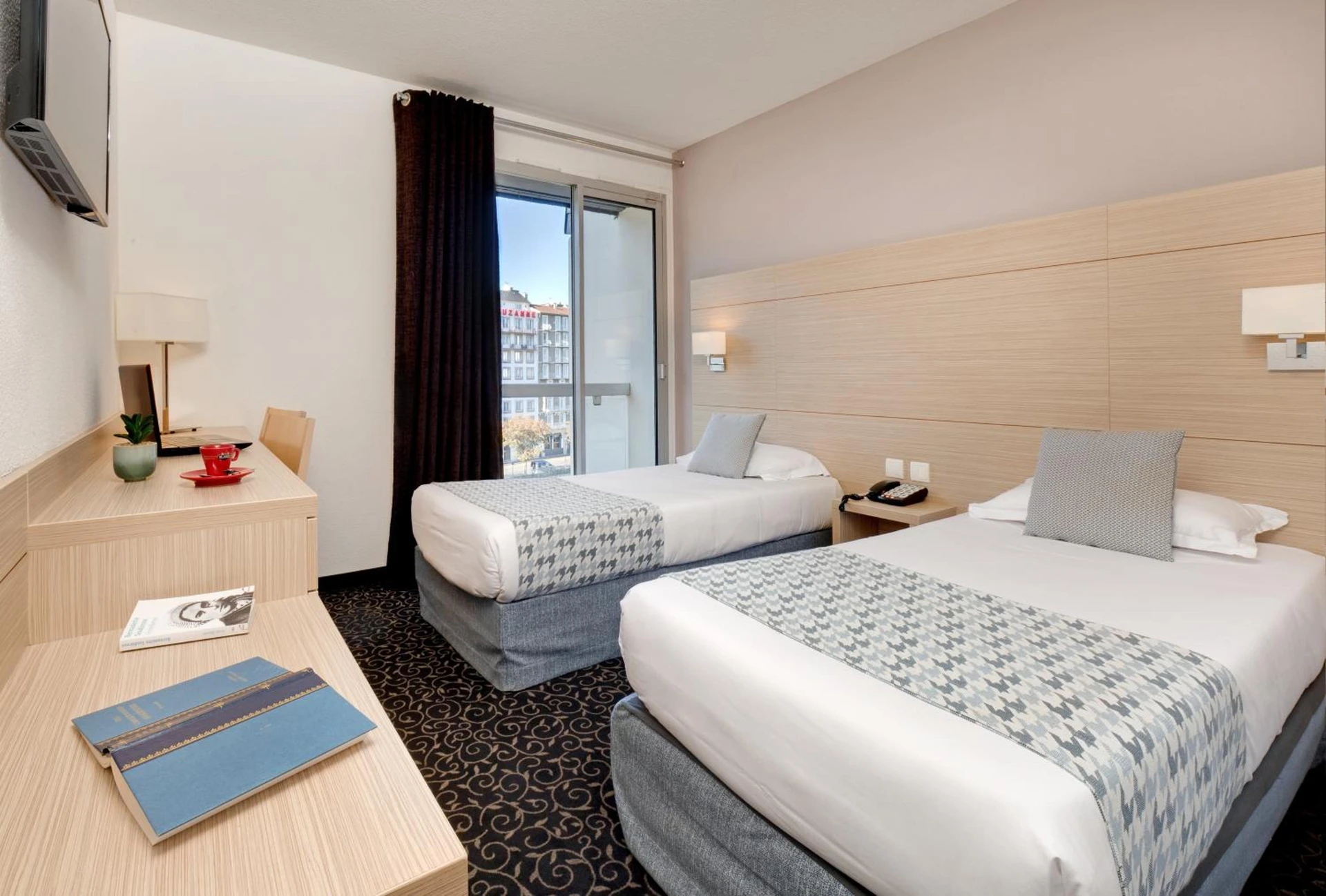 Chambre disponible pour un séminaire d'entreprise à Hôtel Le Méditerranée - Lourdes