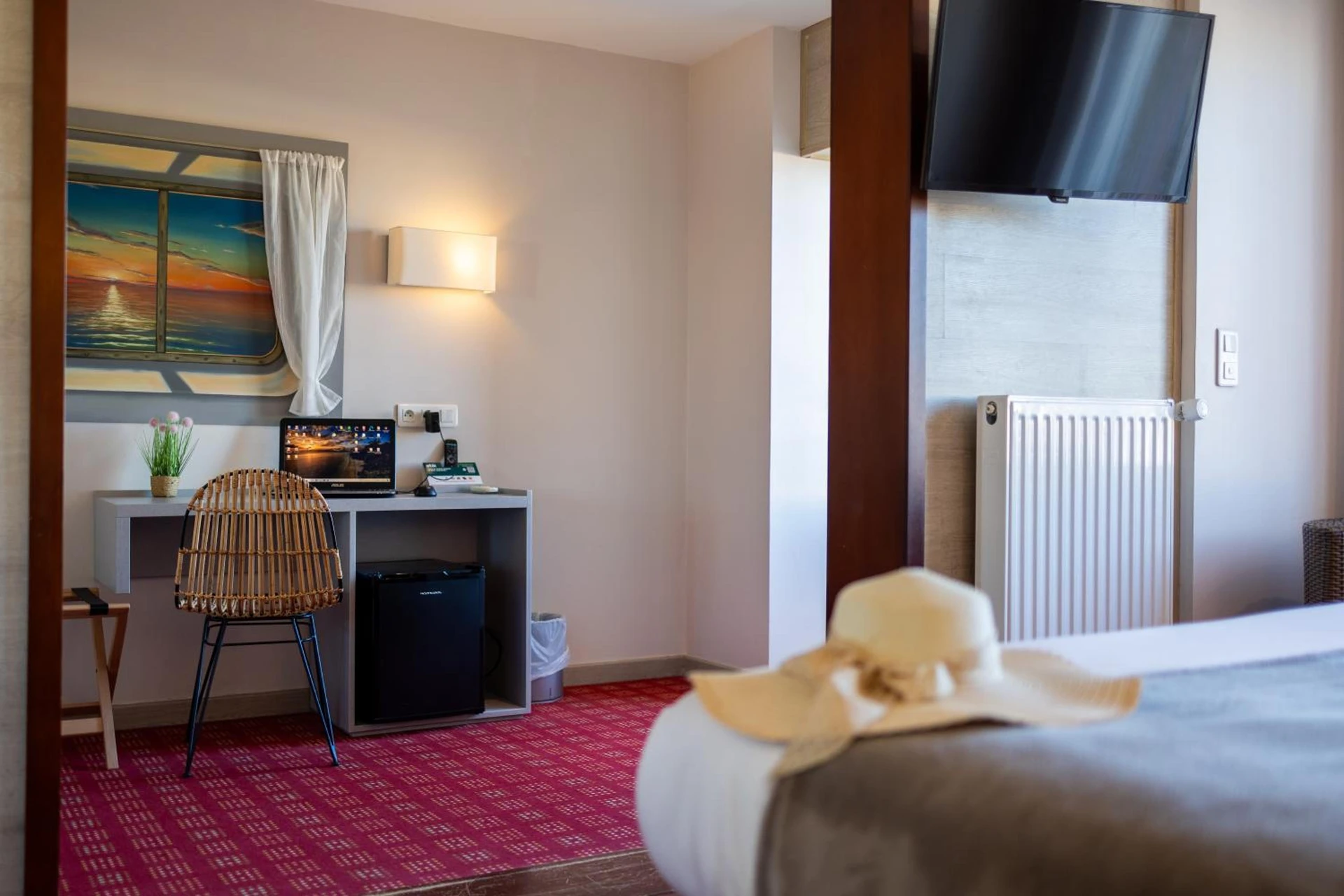 Chambre disponible pour un séminaire d'entreprise à Logis Hôtel & Restaurant Mediterranee - Port-la-Nouvelle