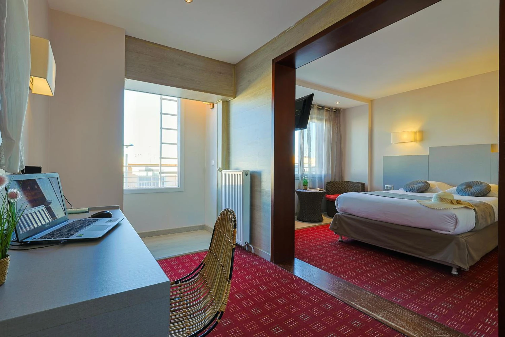 Chambre disponible pour un séminaire d'entreprise à Logis Hôtel & Restaurant Mediterranee - Port-la-Nouvelle