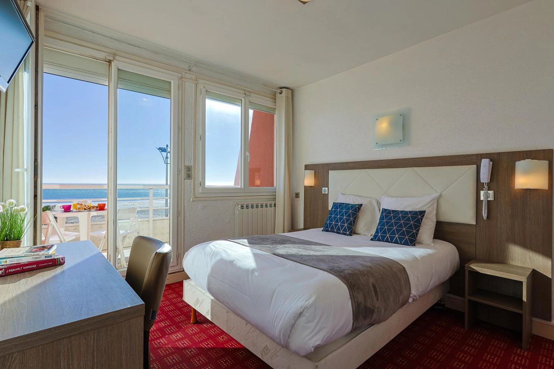 Magnifique chambre pour un séminaire d'entreprise à Logis Hôtel & Restaurant Mediterranee - Port-la-Nouvelle
