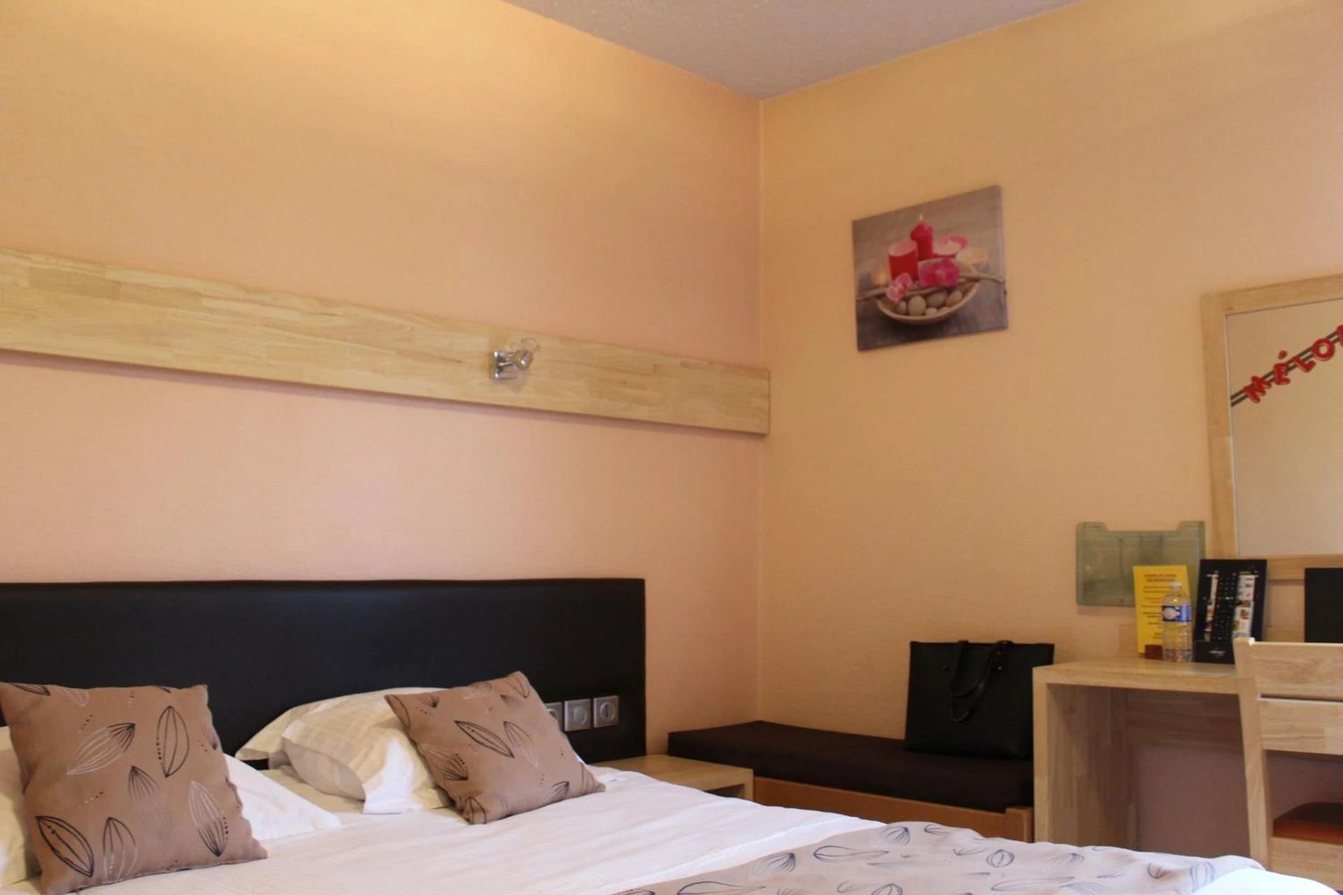 Chambre disponible pour un séminaire d'entreprise à Hôtel Mélodie - Bellignat