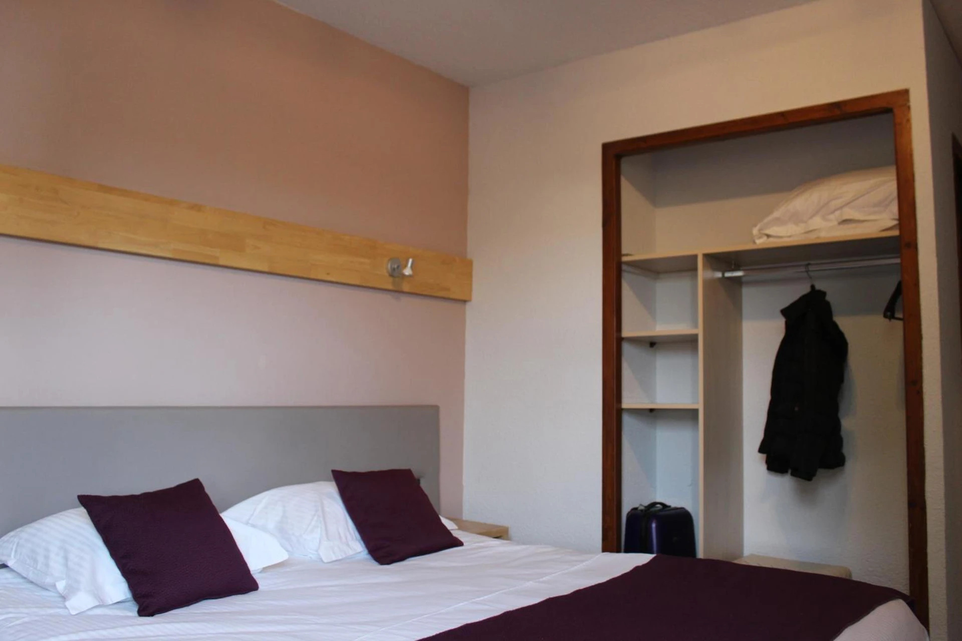 Chambre disponible pour un séminaire d'entreprise à Hôtel Mélodie - Bellignat