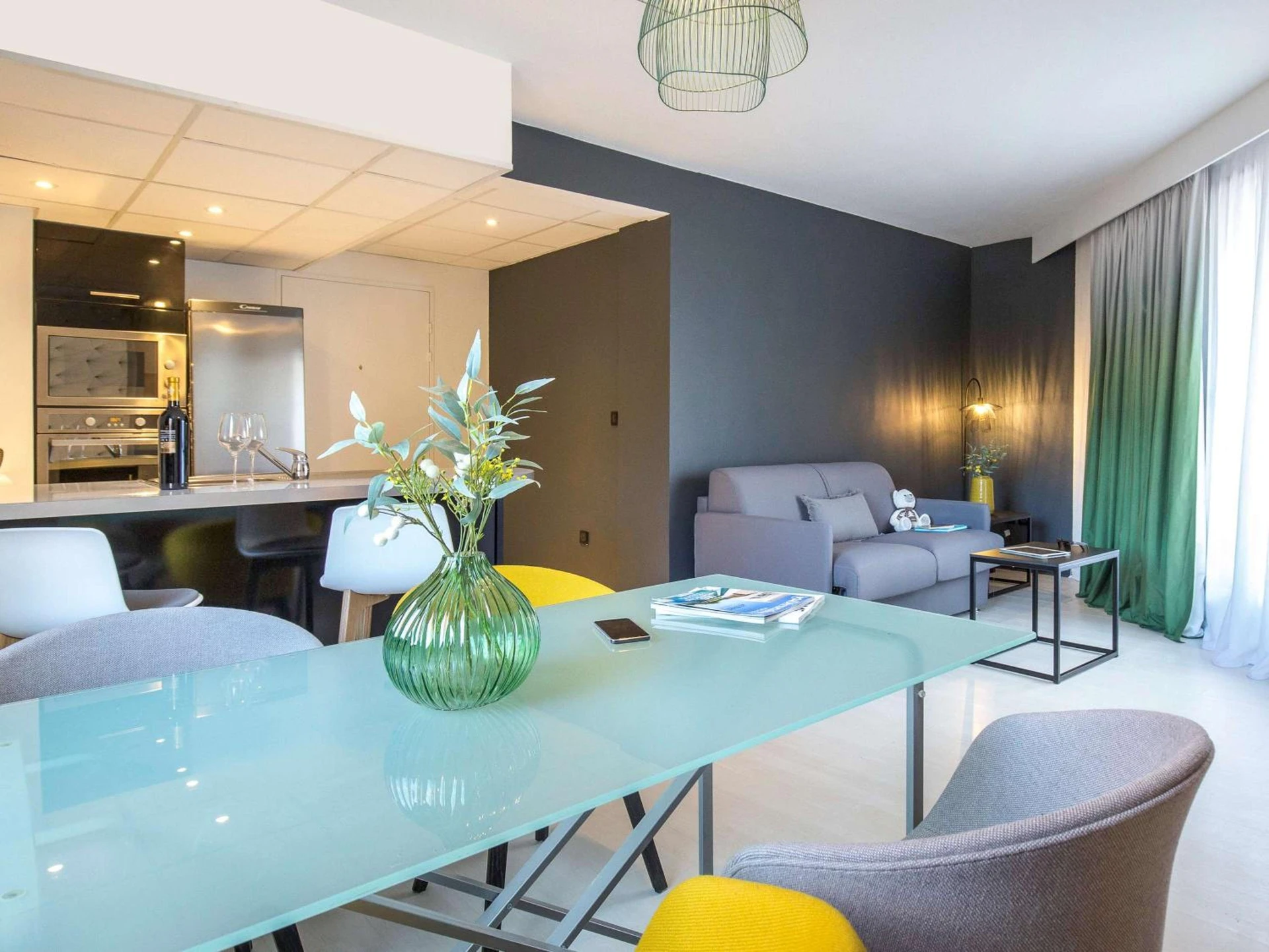 Magnifique chambre pour un séminaire d'entreprise à Mercure Hyères Centre Côte d'Azur - Hyères