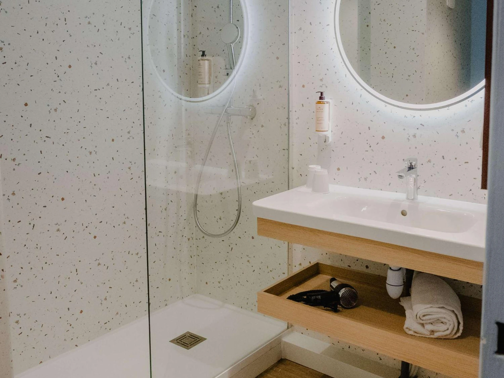 Chambre disponible pour un séminaire d'entreprise à Mercure Le Havre Centre Bassin Du Commerce - Le Havre