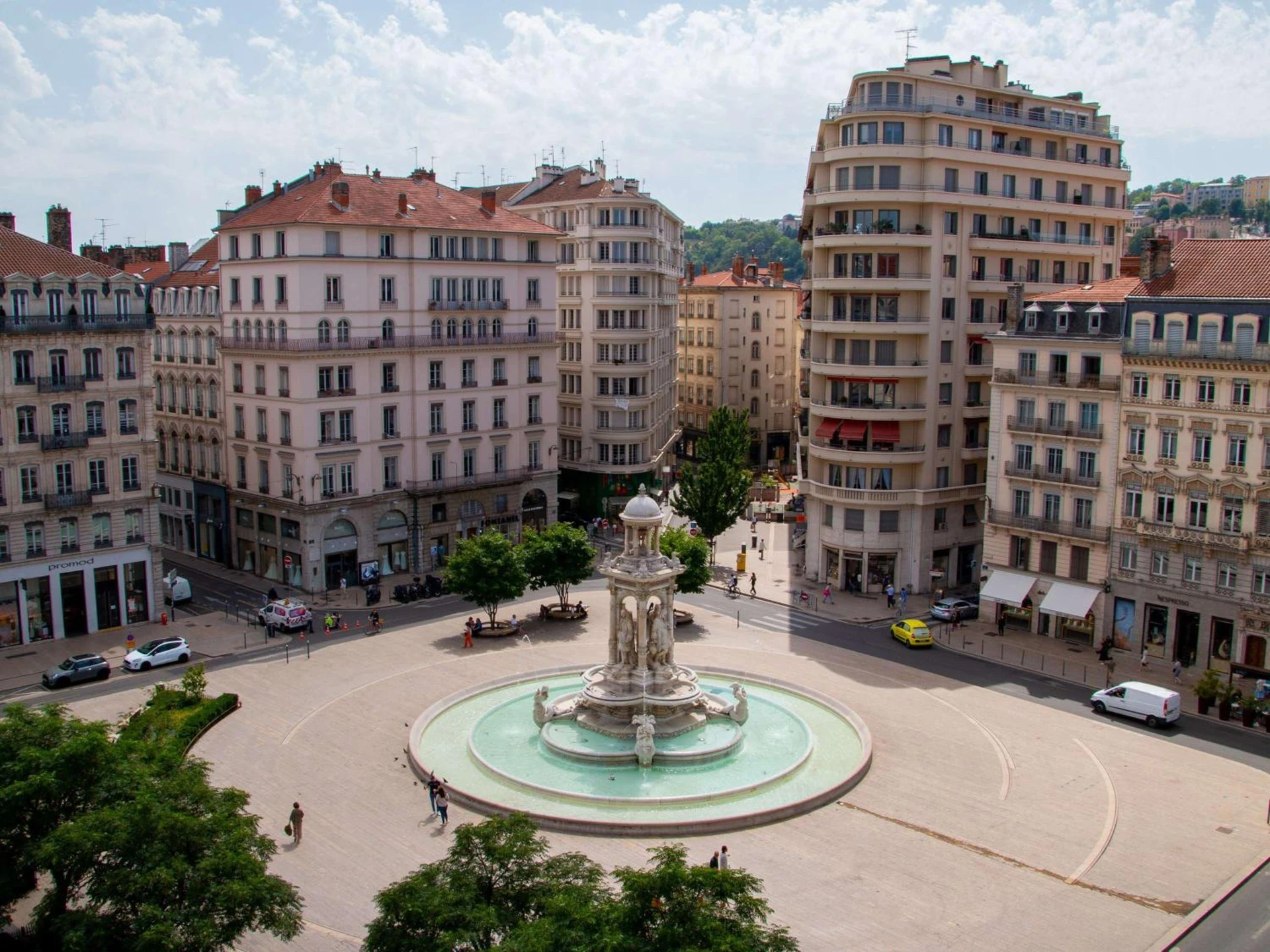 Ambiance de travail pour séminaire d'entreprise à Mercure Lyon Centre Beaux-Arts - Lyon