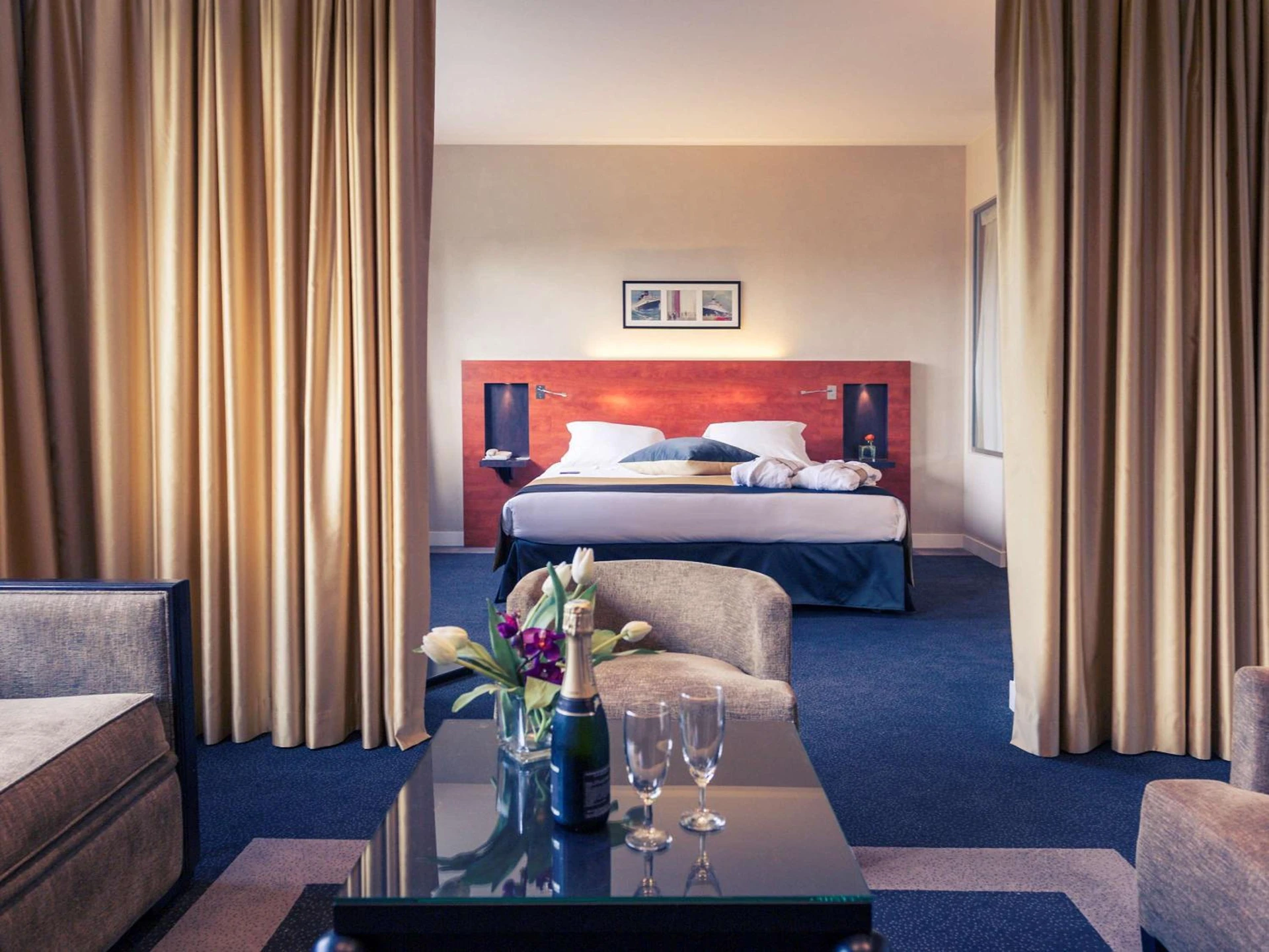 Magnifique chambre pour un séminaire d'entreprise à Mercure Maurepas Saint Quentin - Maurepas