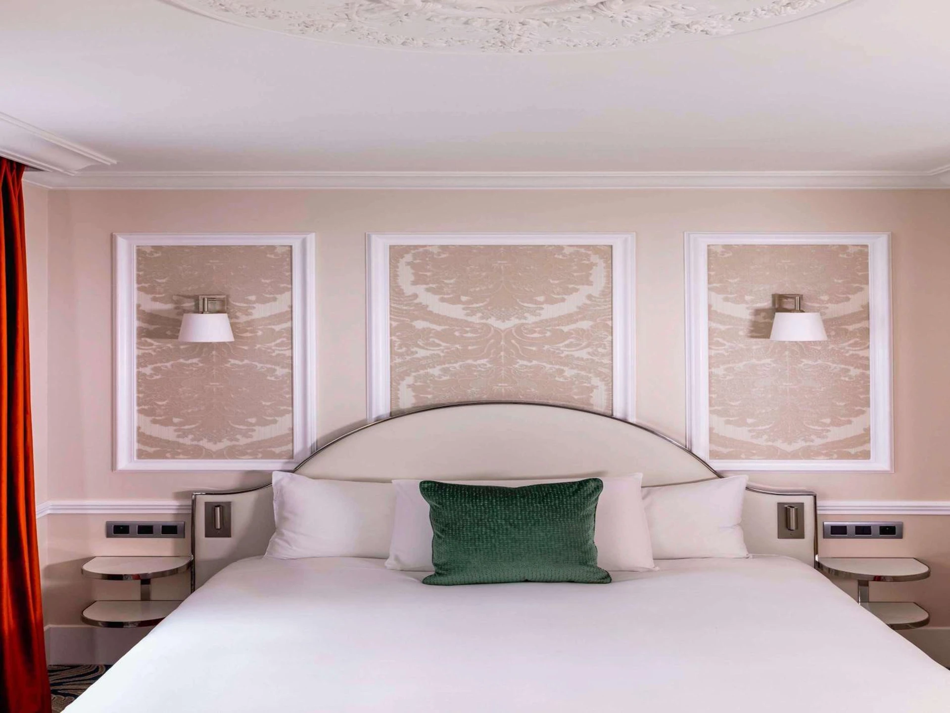 Magnifique chambre pour un séminaire d'entreprise à Hotel Mercure La Sorbonne Saint-Germain-des-Prés - Paris