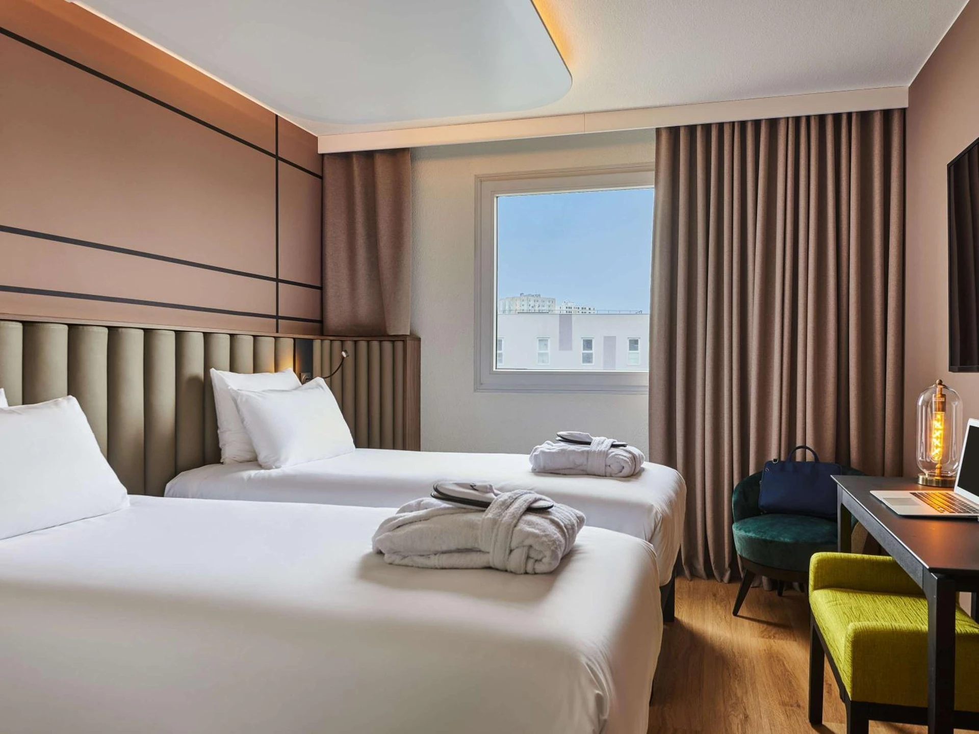Chambre disponible pour un séminaire d'entreprise à Mercure Paris Nanterre - Nanterre
