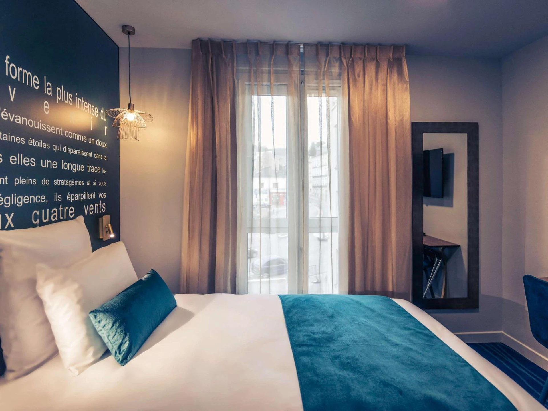 Magnifique chambre pour un séminaire d'entreprise à Hôtel Mercure Paris Suresnes Longchamp - Suresnes