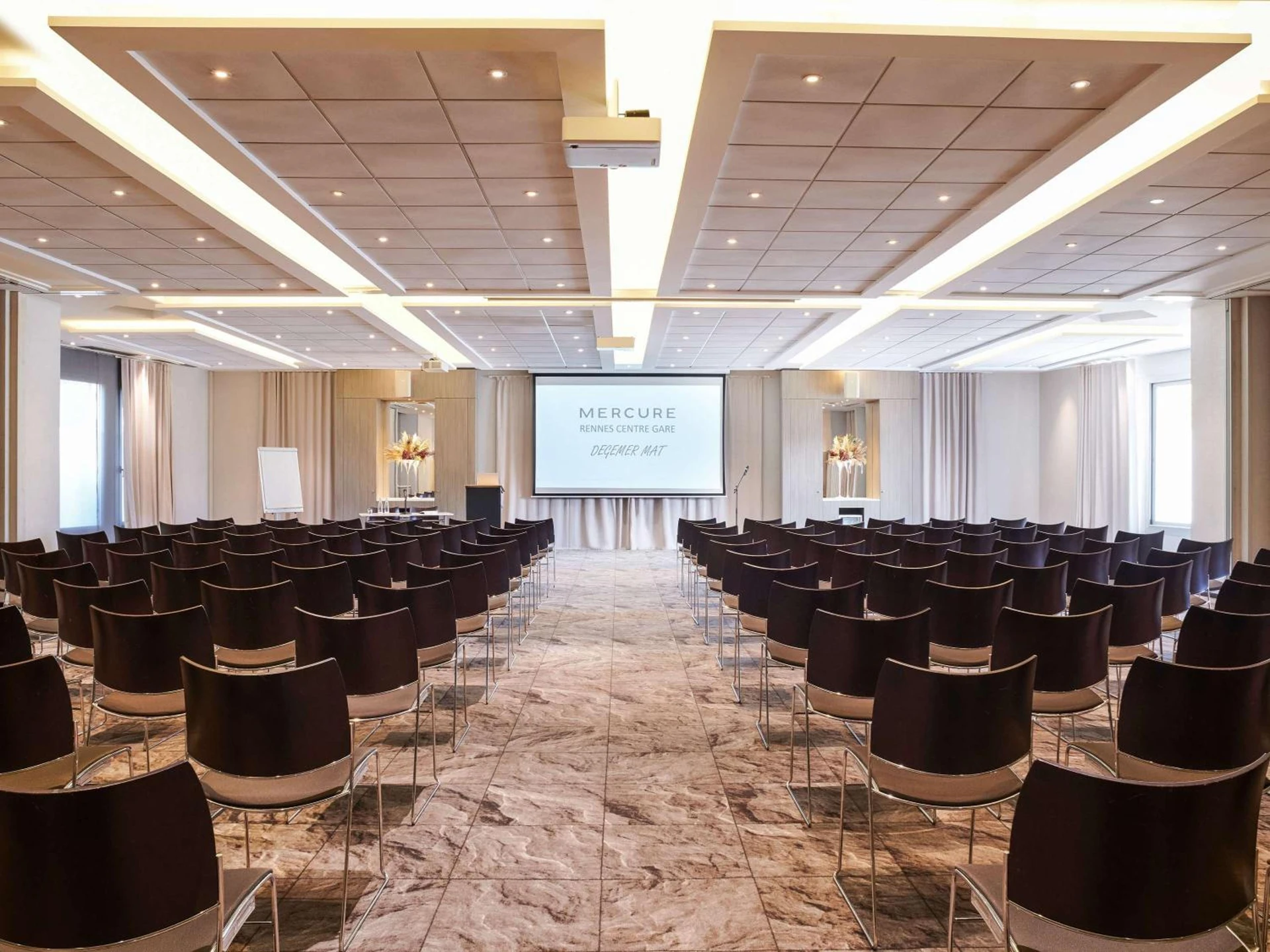 Ambiance de travail pour séminaire d'entreprise à Mercure Rennes Centre Gare - Rennes