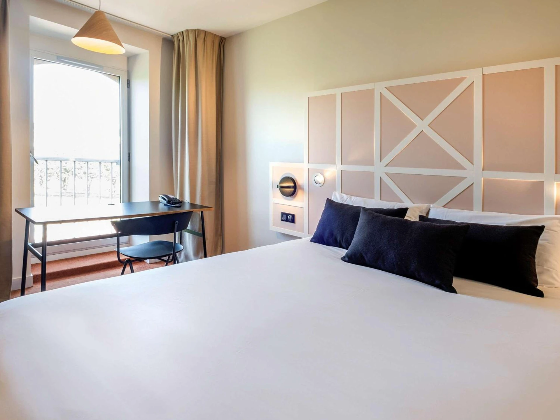 Chambre disponible pour un séminaire d'entreprise à Mercure Rouen Centre Champ de Mars - Rouen