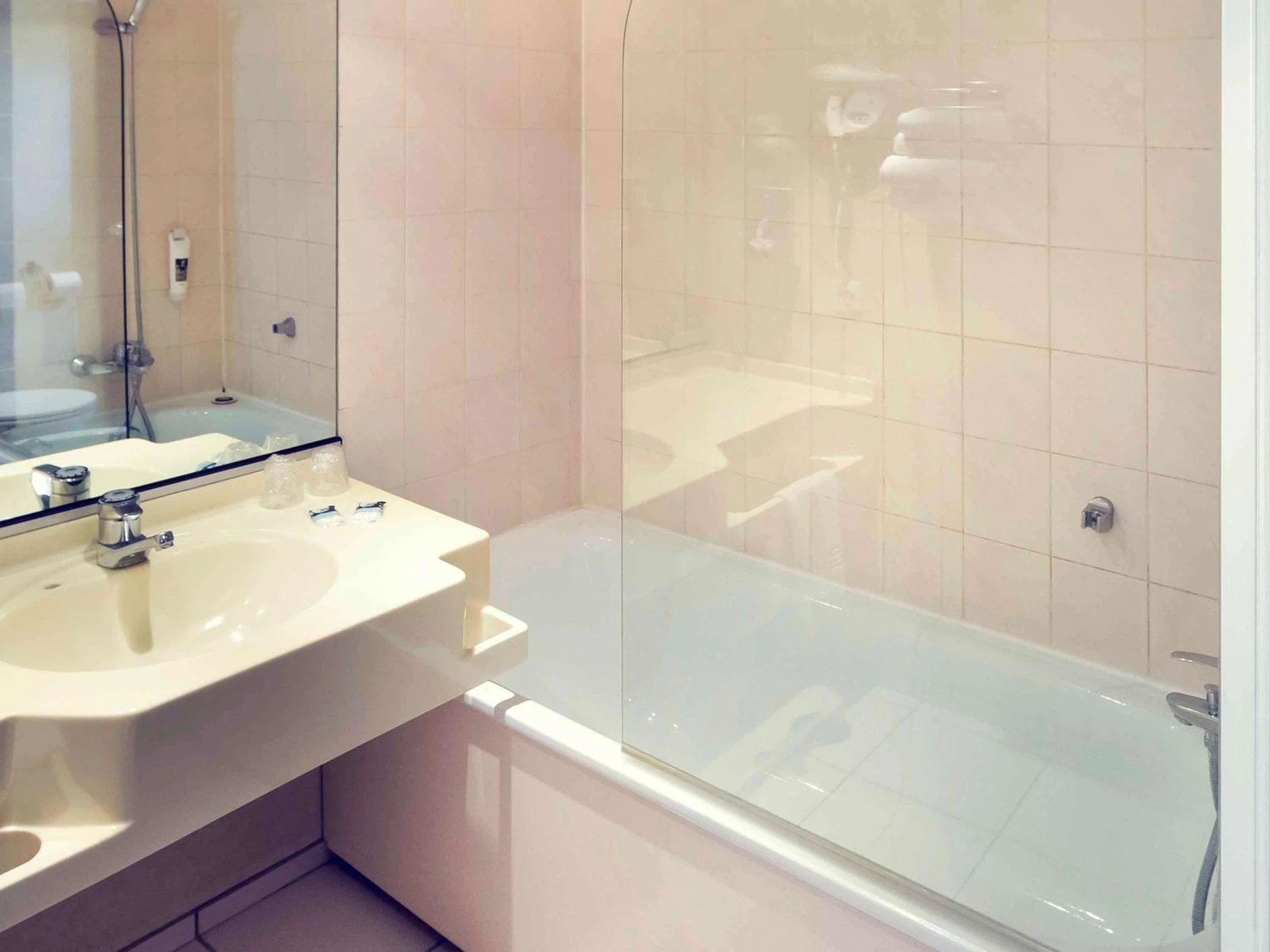 Magnifique chambre pour un séminaire d'entreprise à Mercure Strasbourg Aéroport - Ostwald