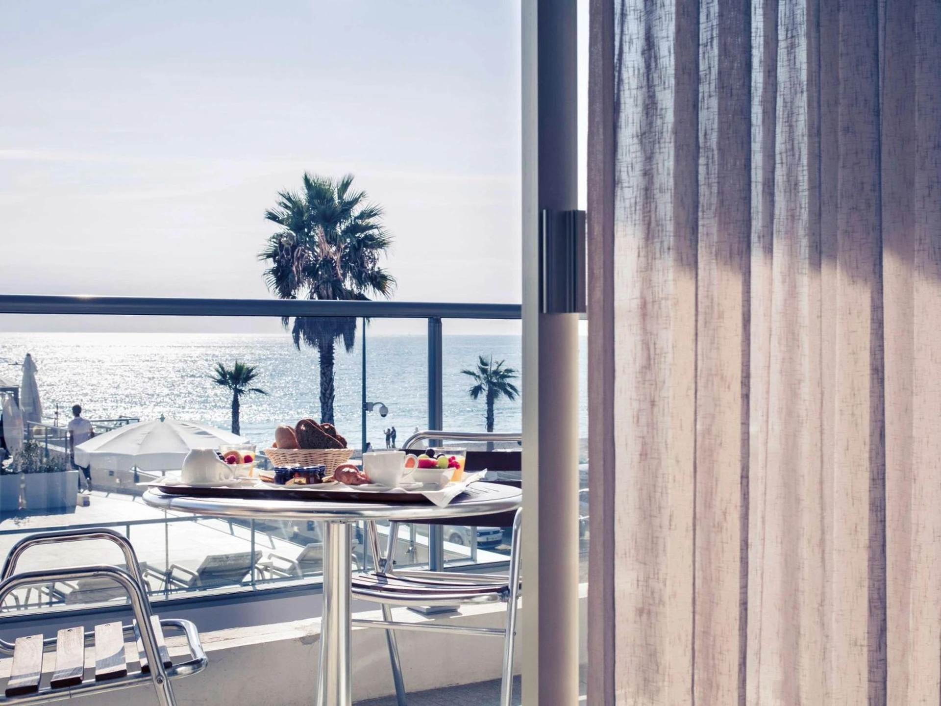 Chambre disponible pour un séminaire d'entreprise à Mercure Villeneuve Loubet Plage - Villeneuve-Loubet