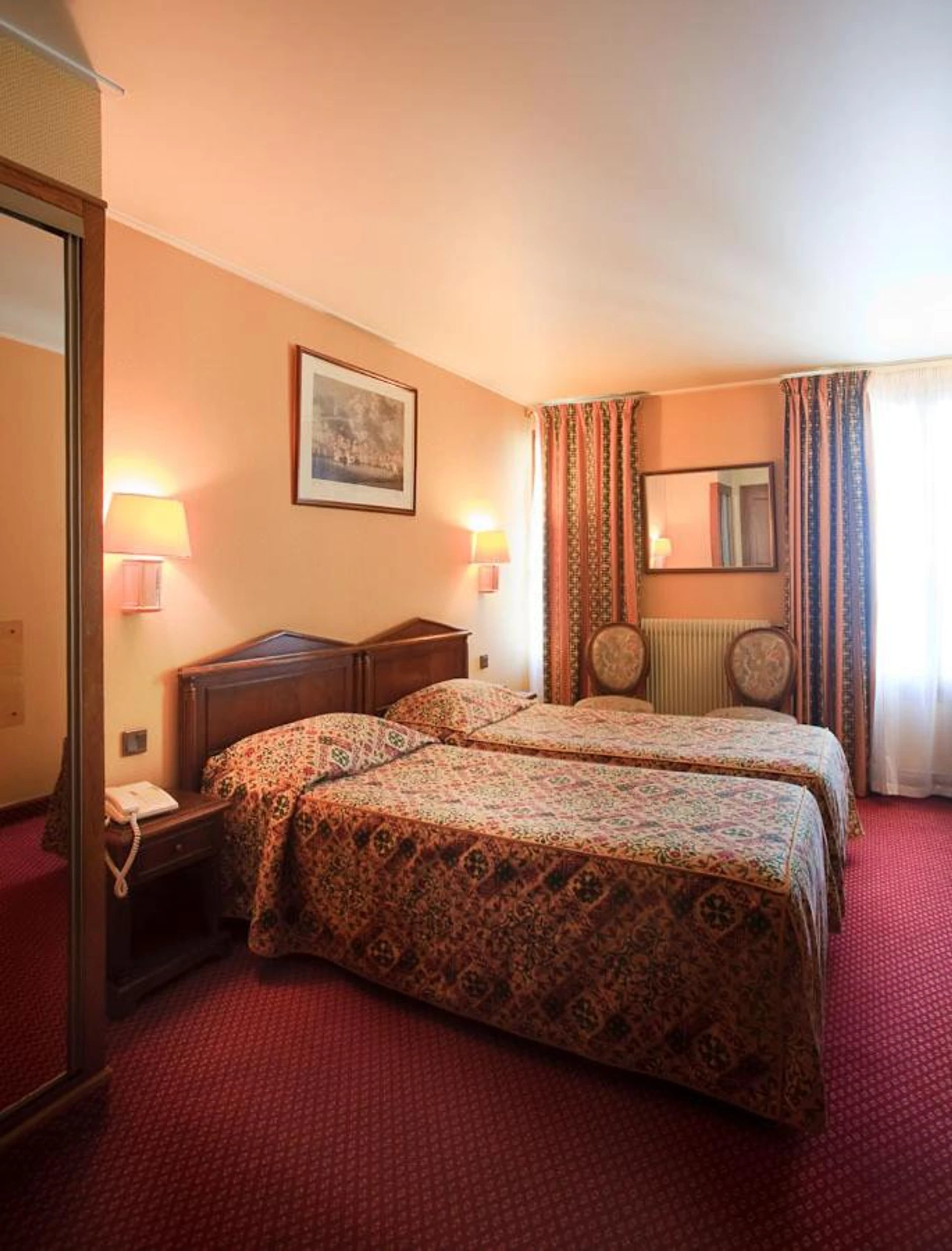 Chambre disponible pour un séminaire d'entreprise à Hotel Meslay Republique - Paris