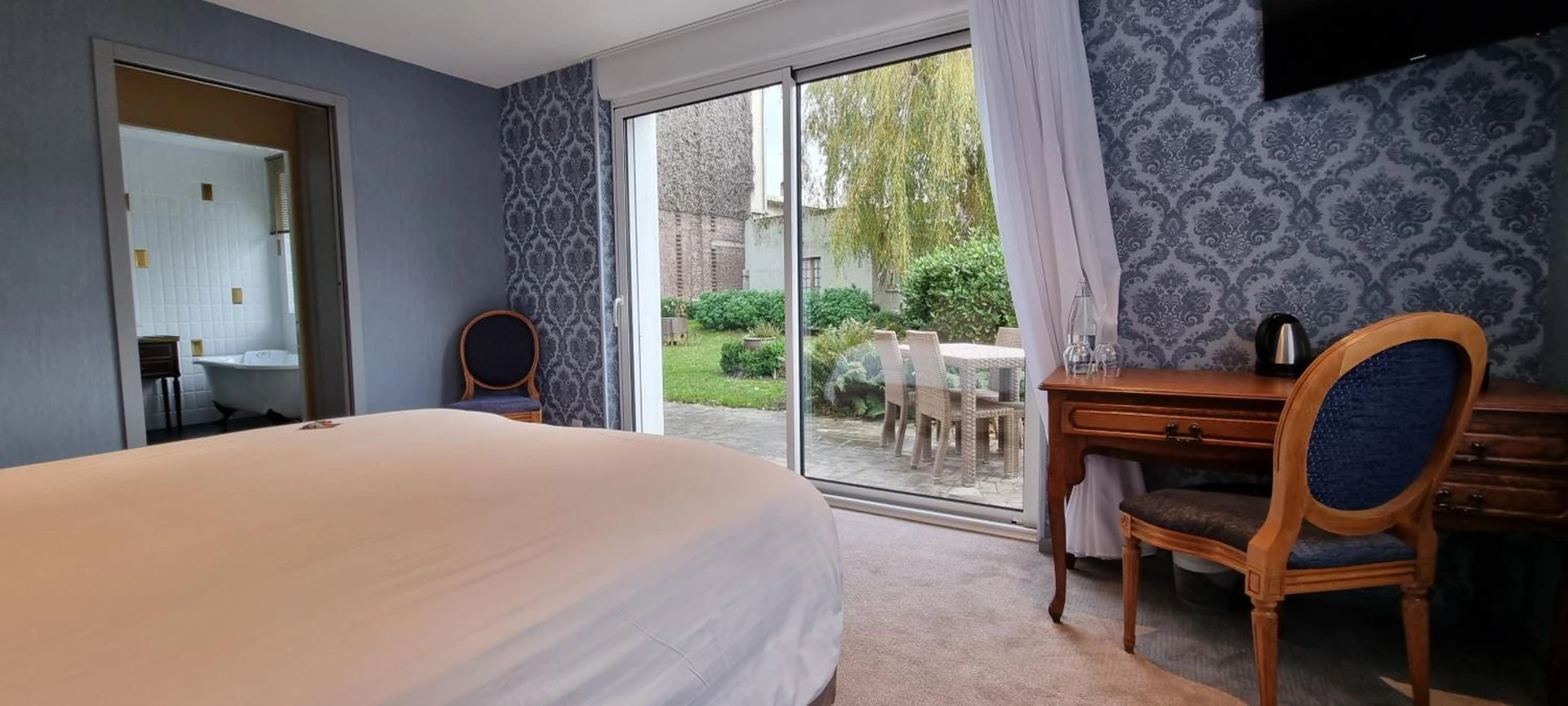 Chambre disponible pour un séminaire d'entreprise à Hotel Meurice - Calais