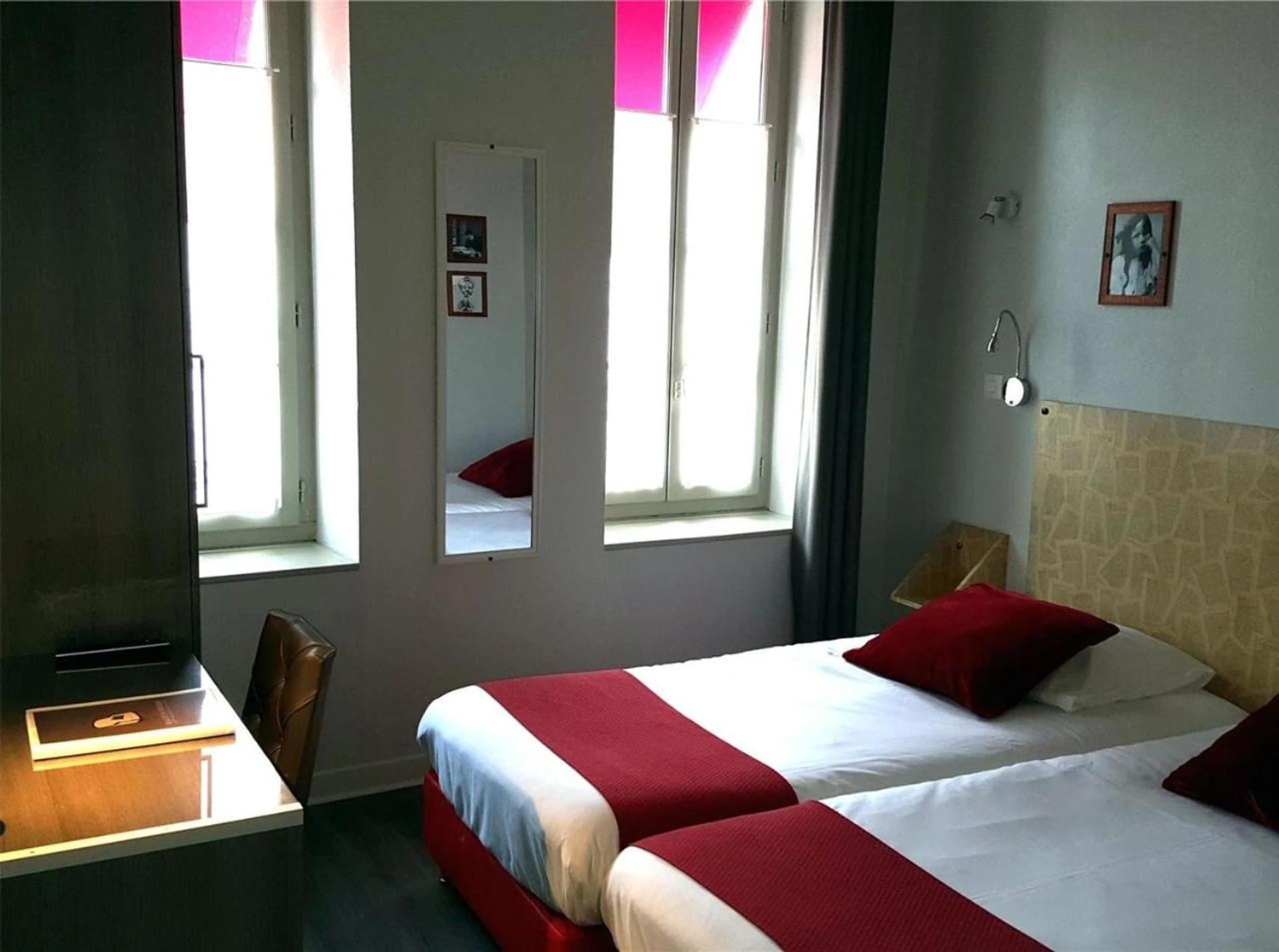 Magnifique chambre pour un séminaire d'entreprise à Hôtel Mille et une Feuilles - La Charité-sur-Loire