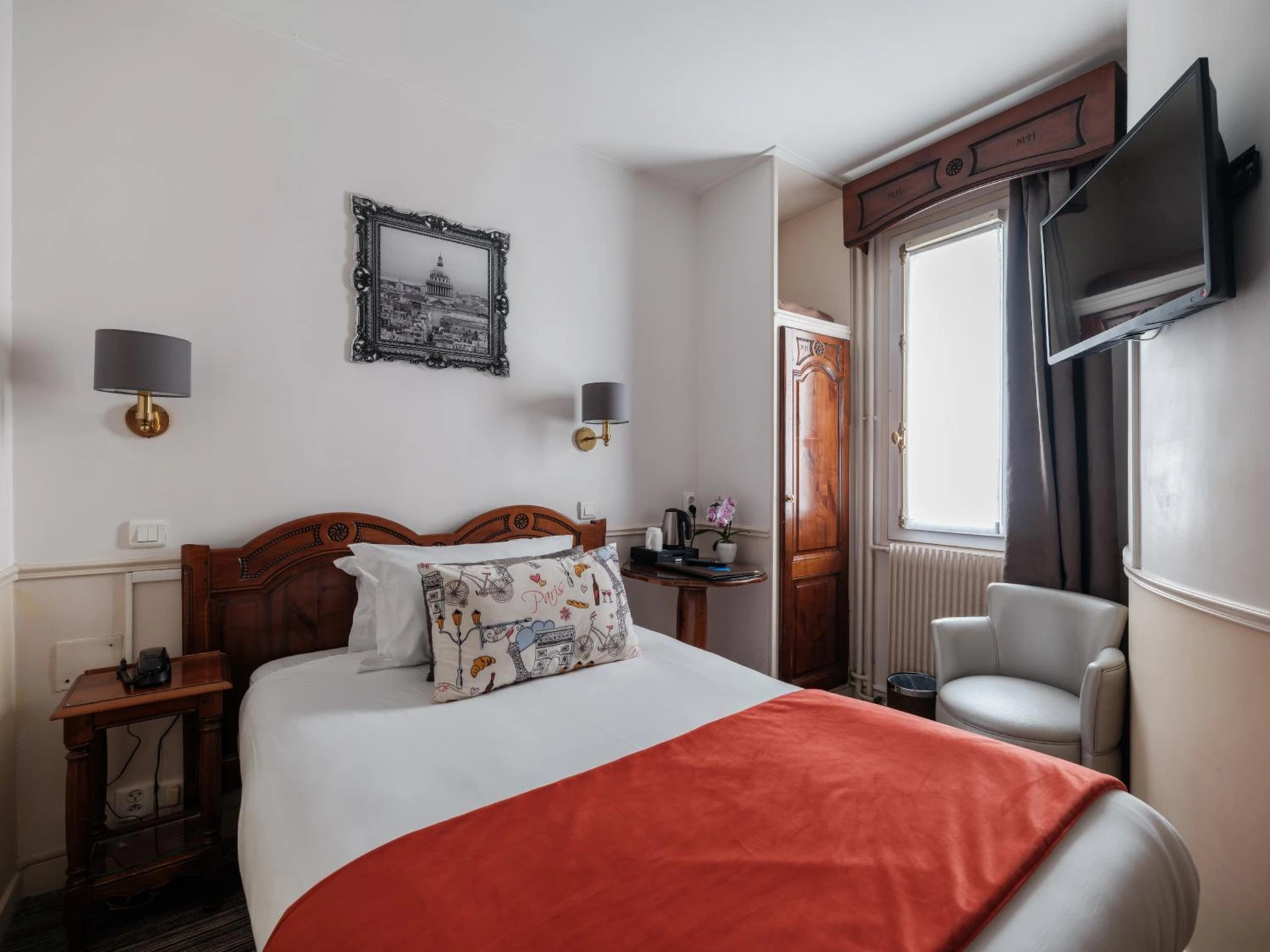 Chambre disponible pour un séminaire d'entreprise à Hotel Minerve - Paris