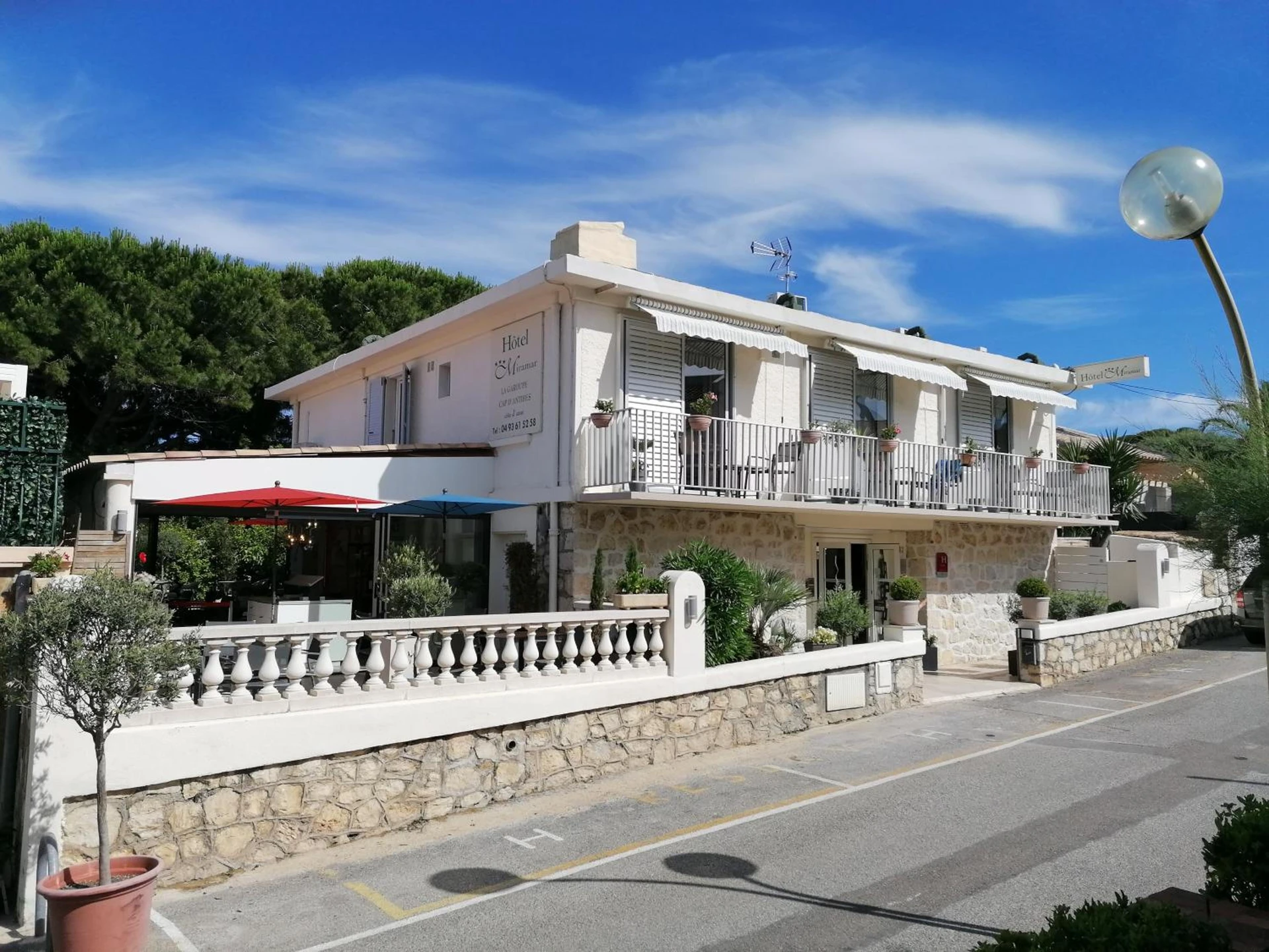 Chambre à Hotel Miramar- Cap d'Antibes - La Garoupe plage - Organiser un séminaire d'entreprise à Antibes